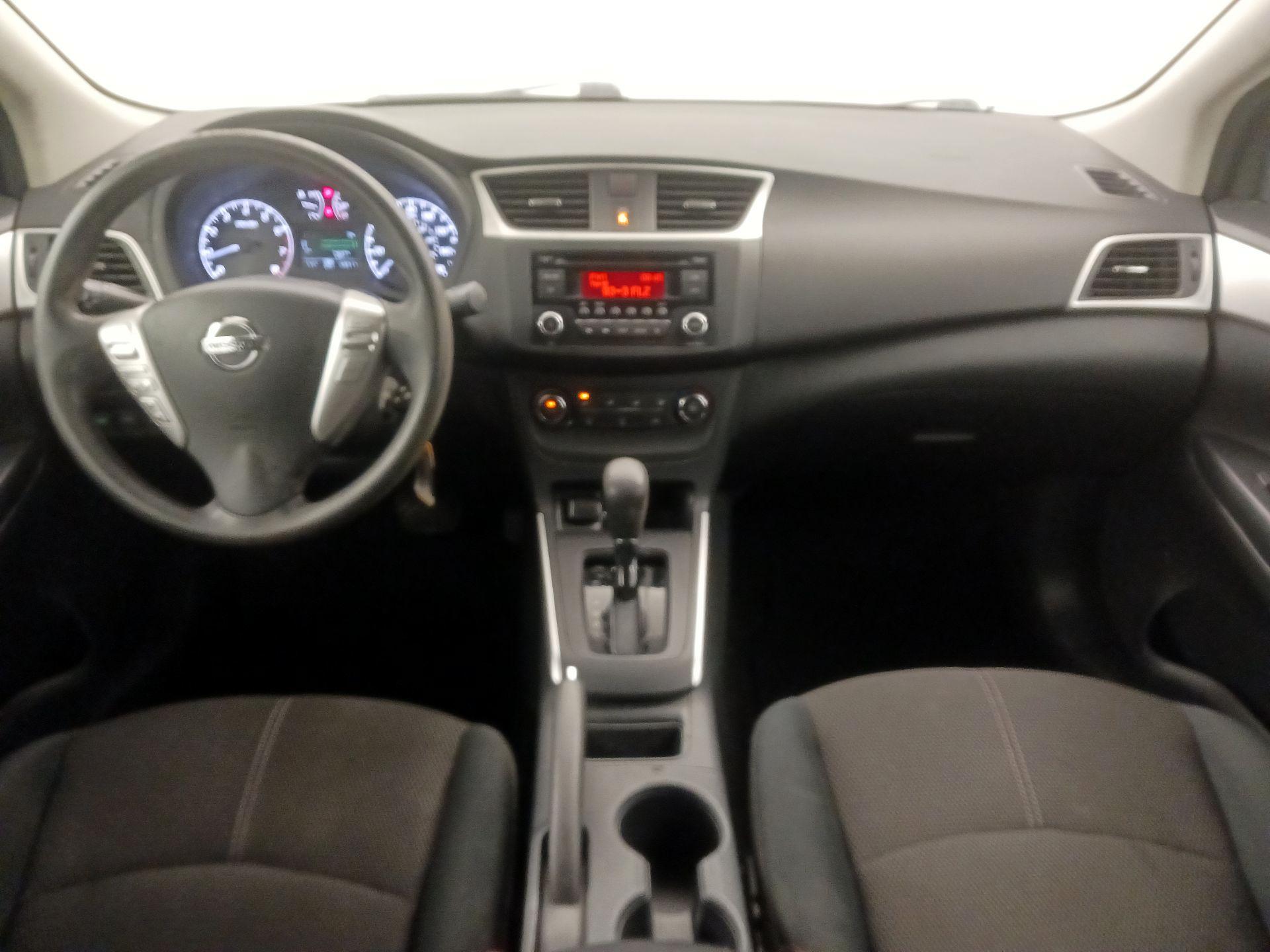Thumbnail: 2017 Nissan Sentra - 9