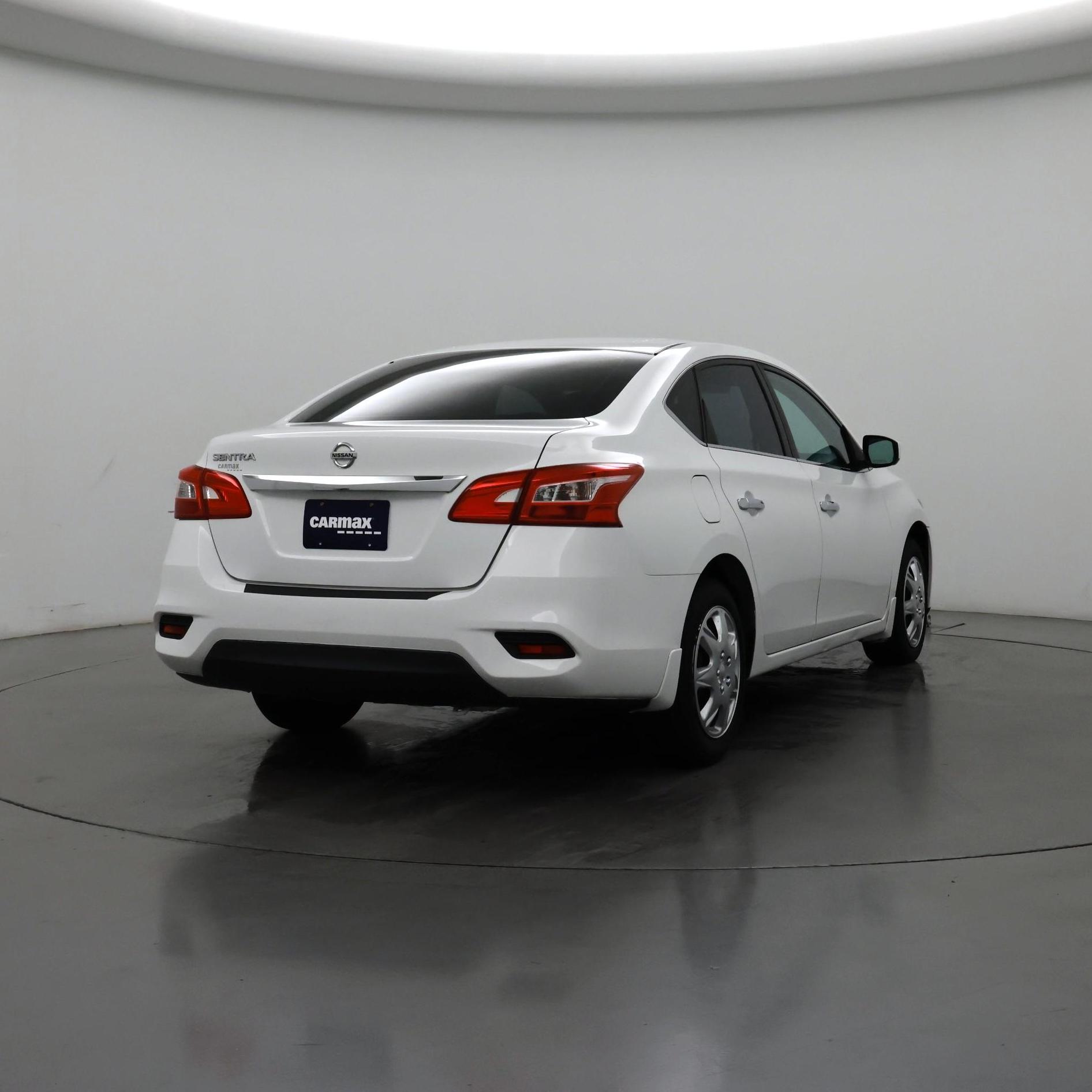 Thumbnail: 2017 Nissan Sentra - 8