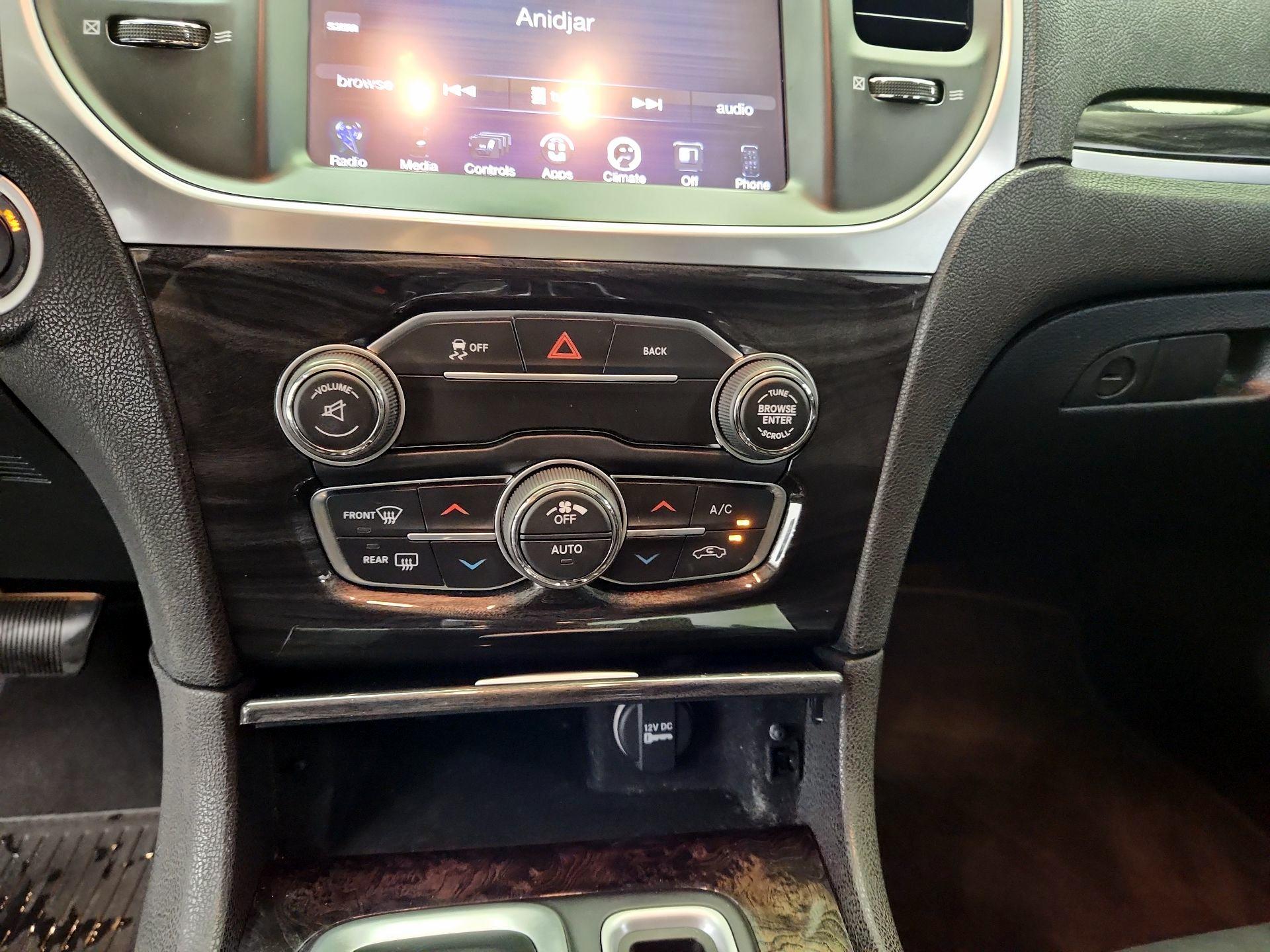 Thumbnail: 2016 Chrysler 300 - 16