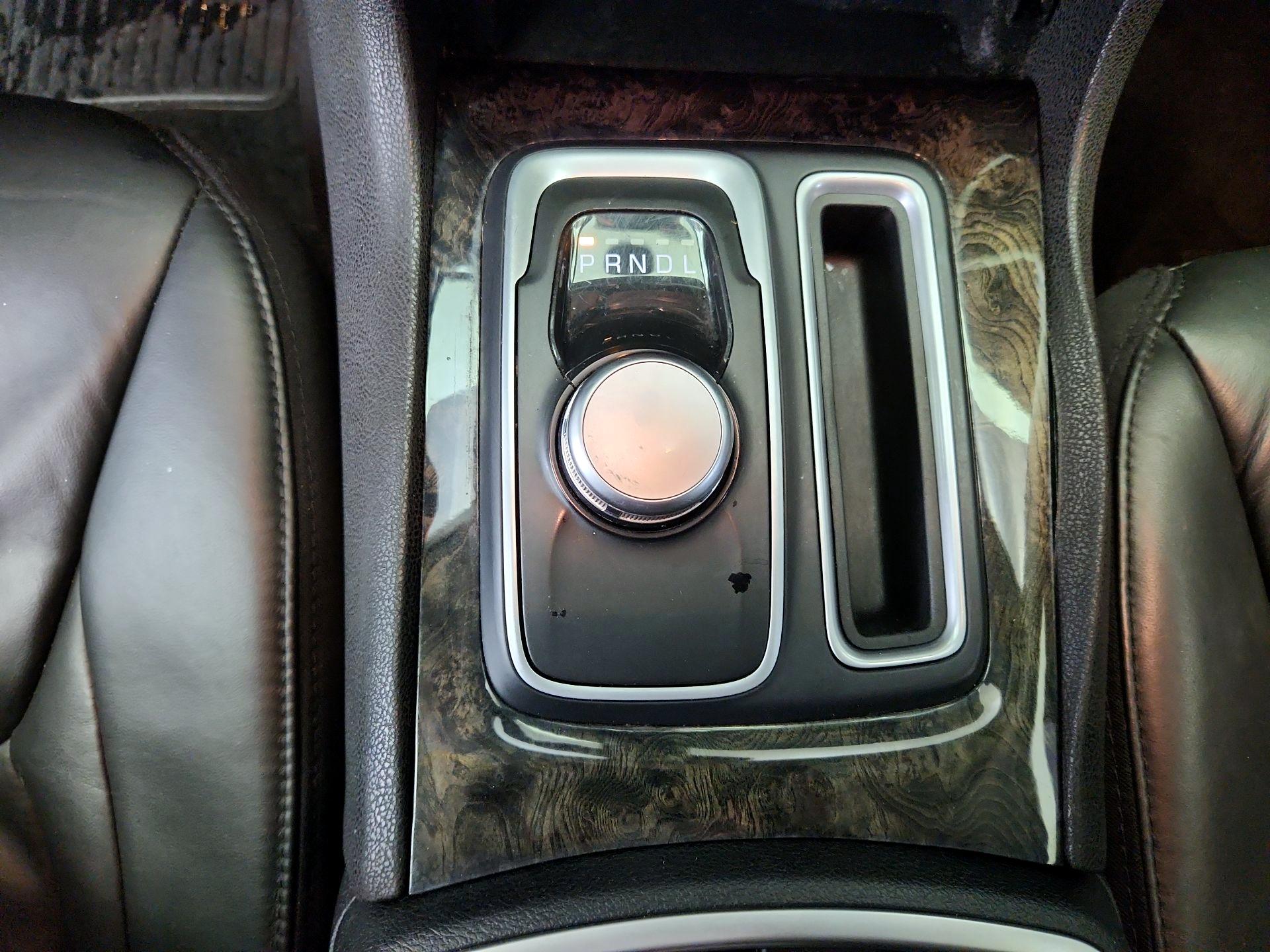 Thumbnail: 2016 Chrysler 300 - 17