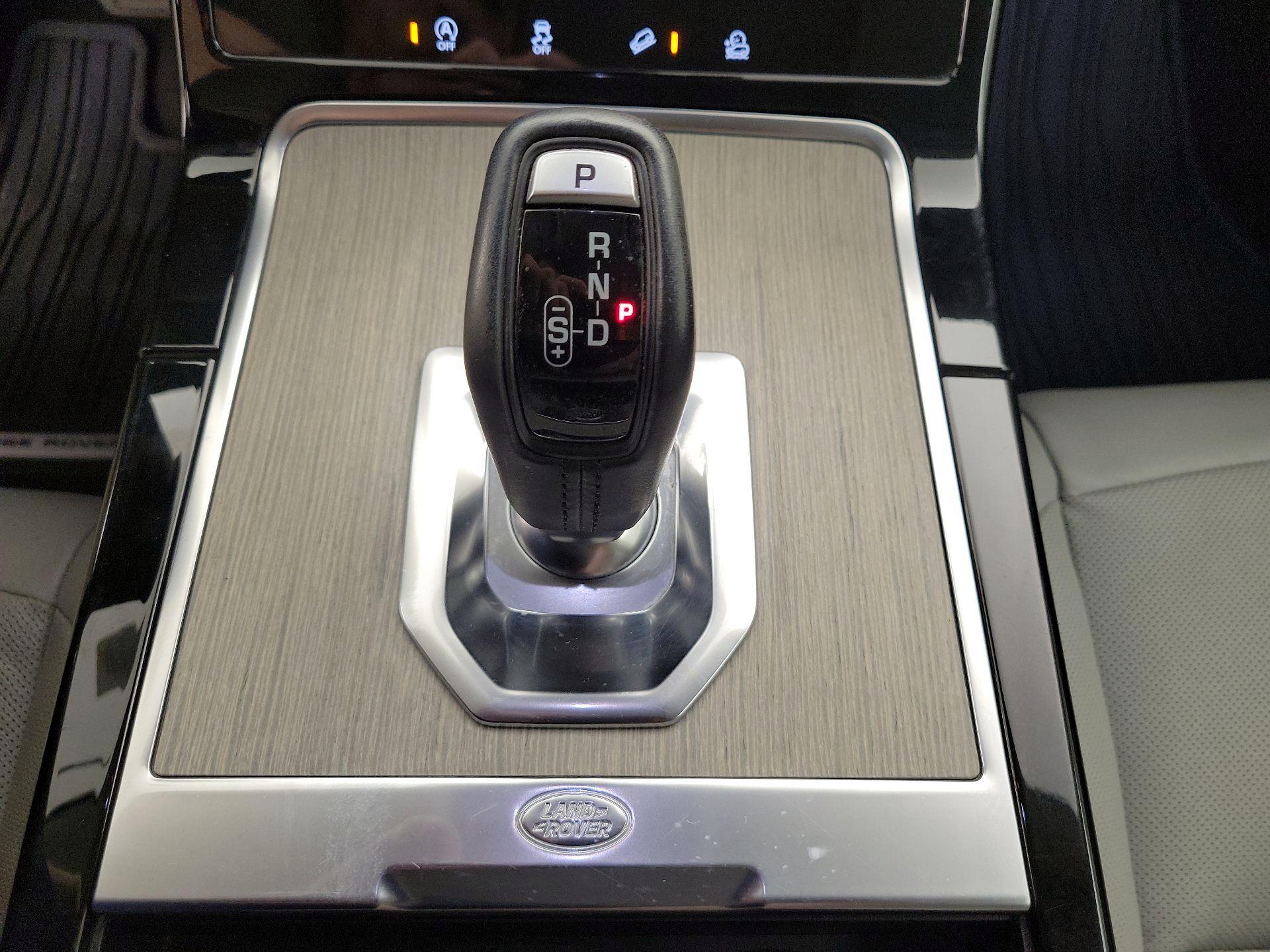 Thumbnail: 2023 Land Rover Range Rover Evoque - 18