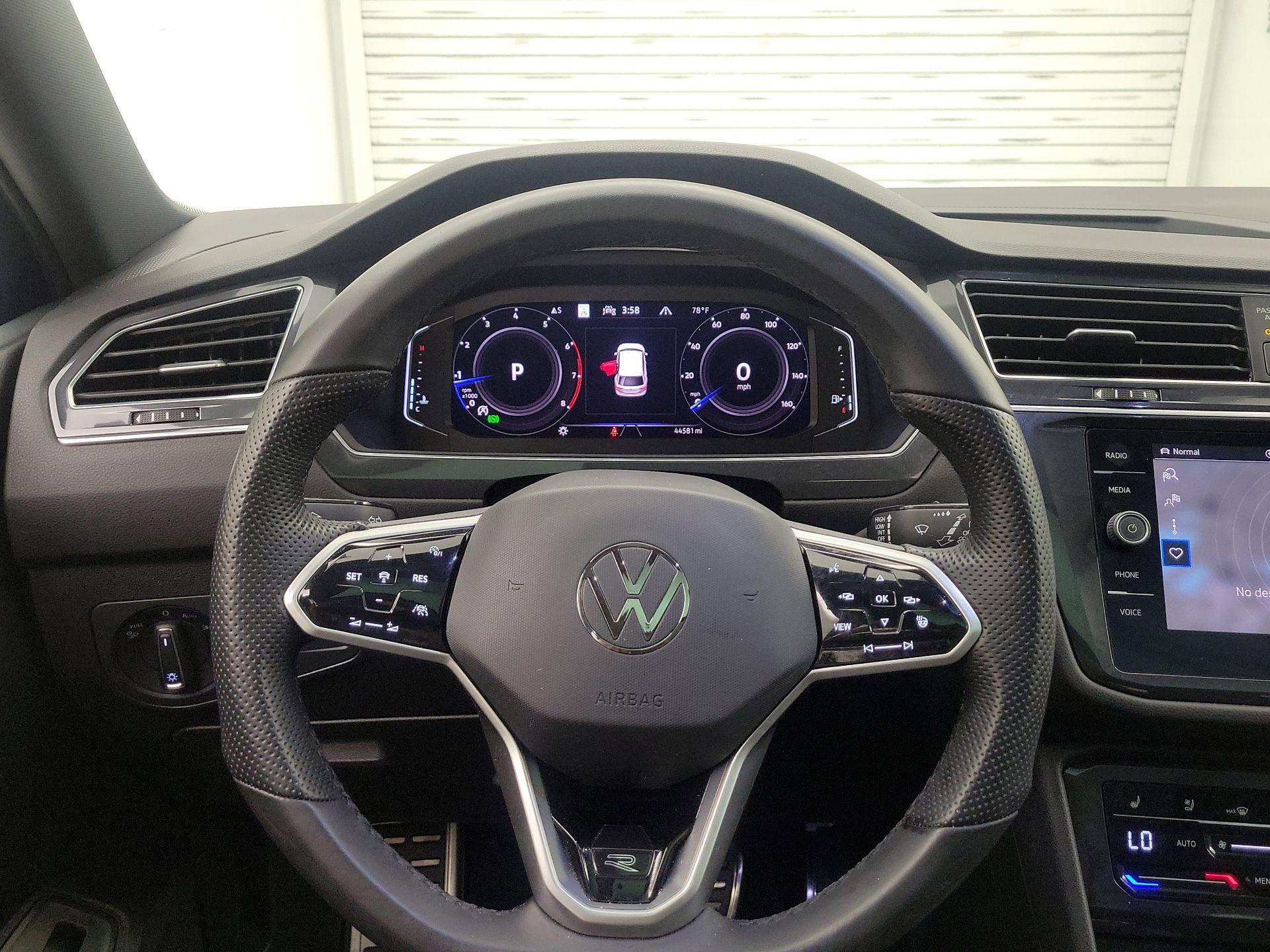 Thumbnail: 2022 Volkswagen Tiguan - 10