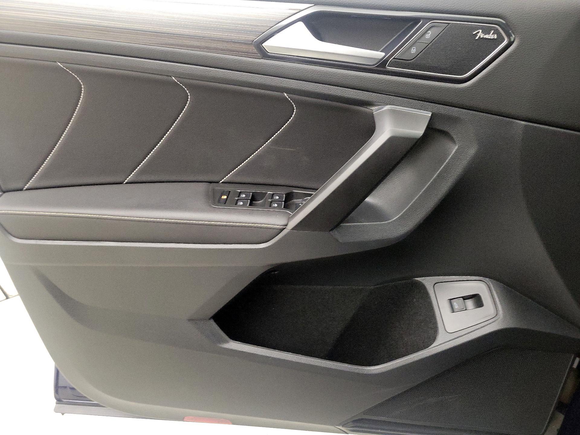 Thumbnail: 2022 Volkswagen Tiguan - 12