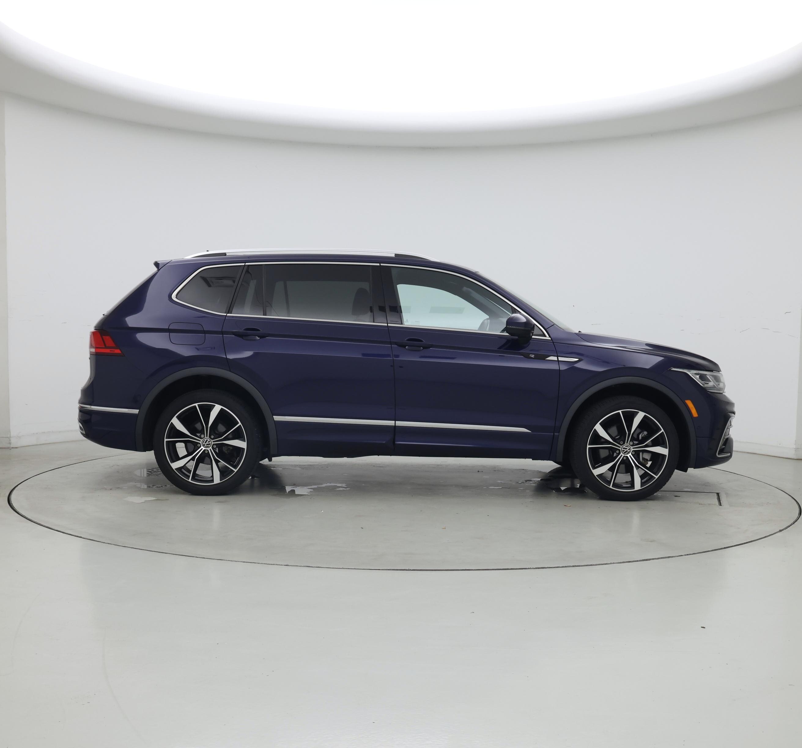 Thumbnail: 2022 Volkswagen Tiguan - 7