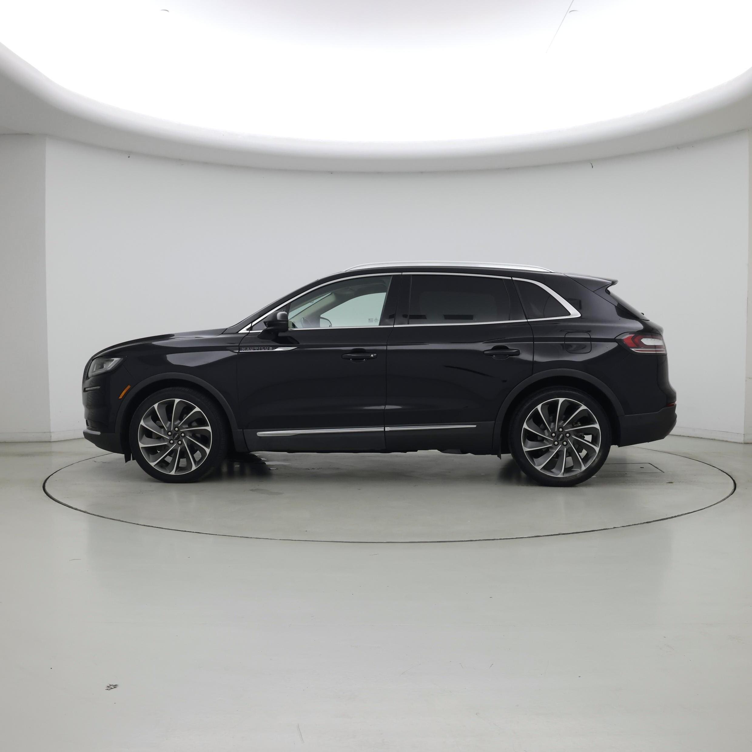 Thumbnail: 2021 Lincoln Nautilus - 3