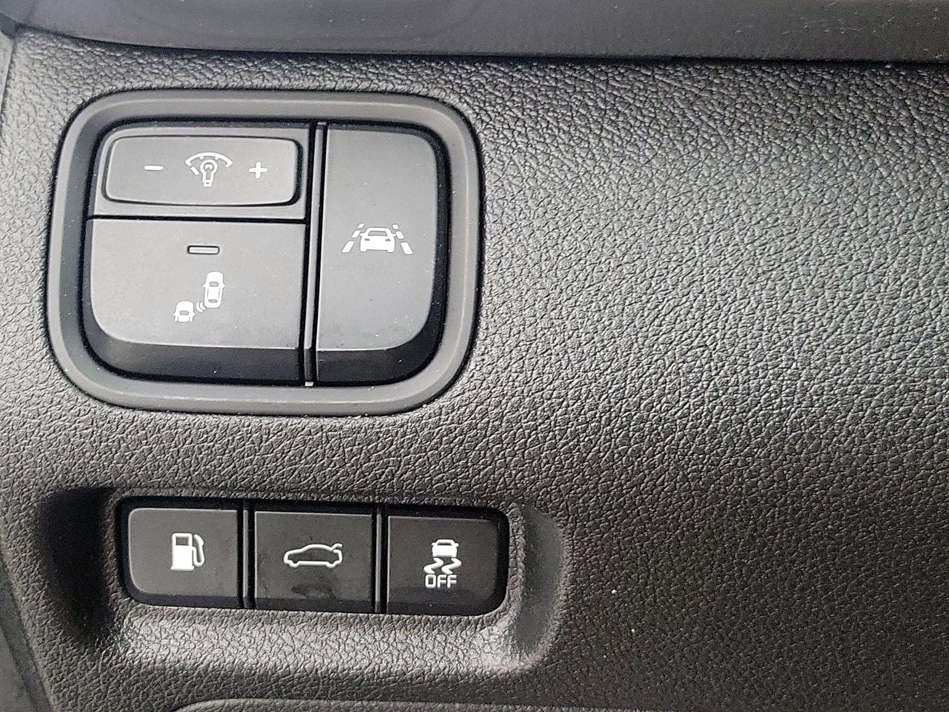 Thumbnail: 2019 Kia Optima - 13