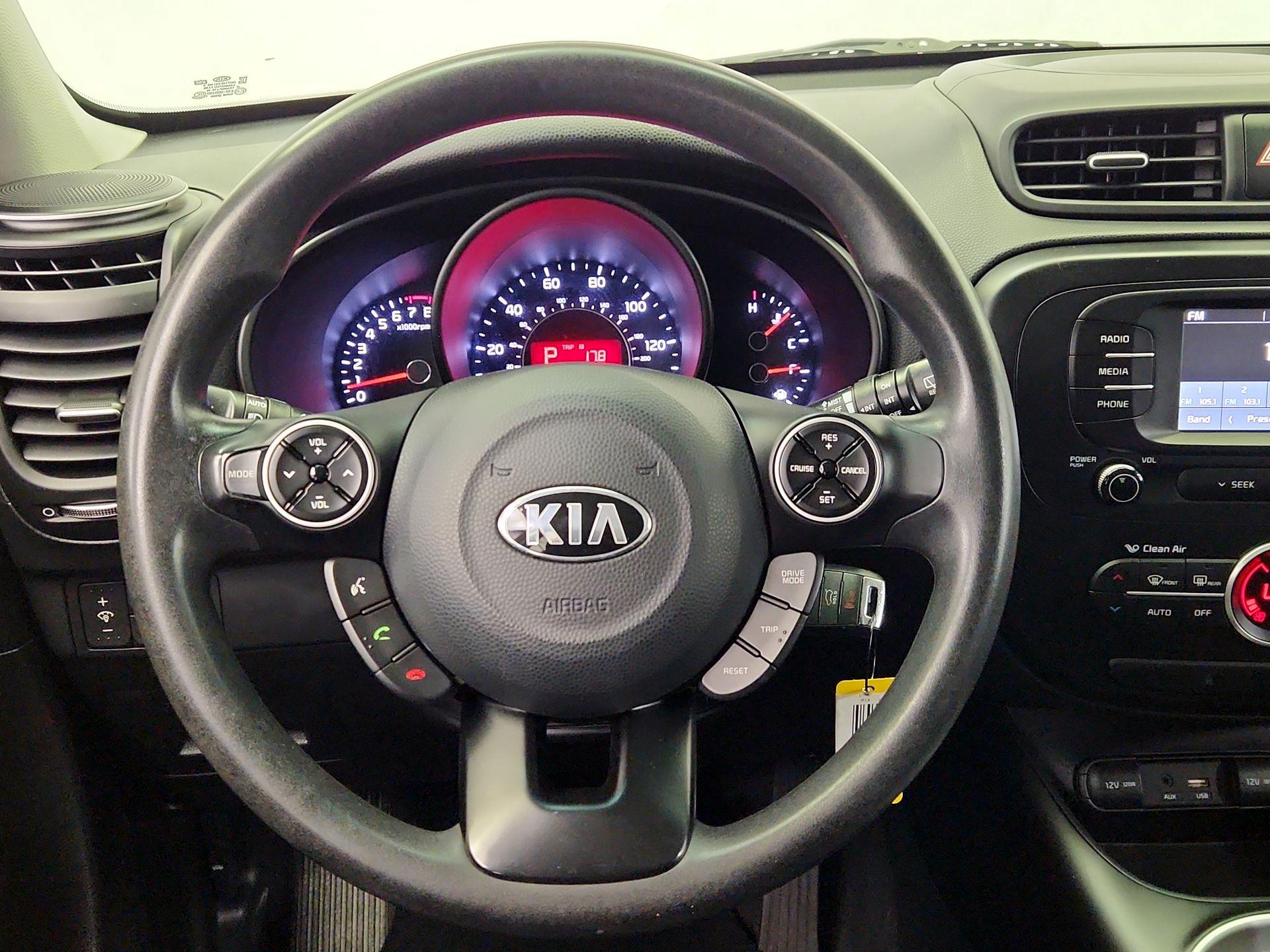 Thumbnail: 2017 Kia Soul - 10