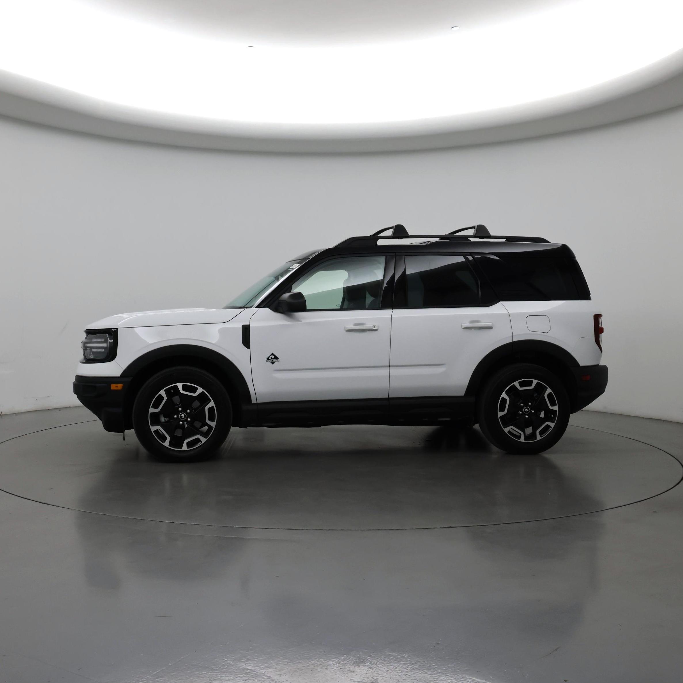 Thumbnail: 2021 Ford Bronco Sport - 3