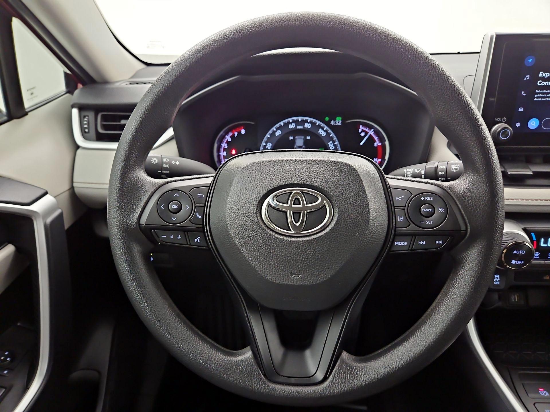 Thumbnail: 2025 Toyota RAV4 - 10