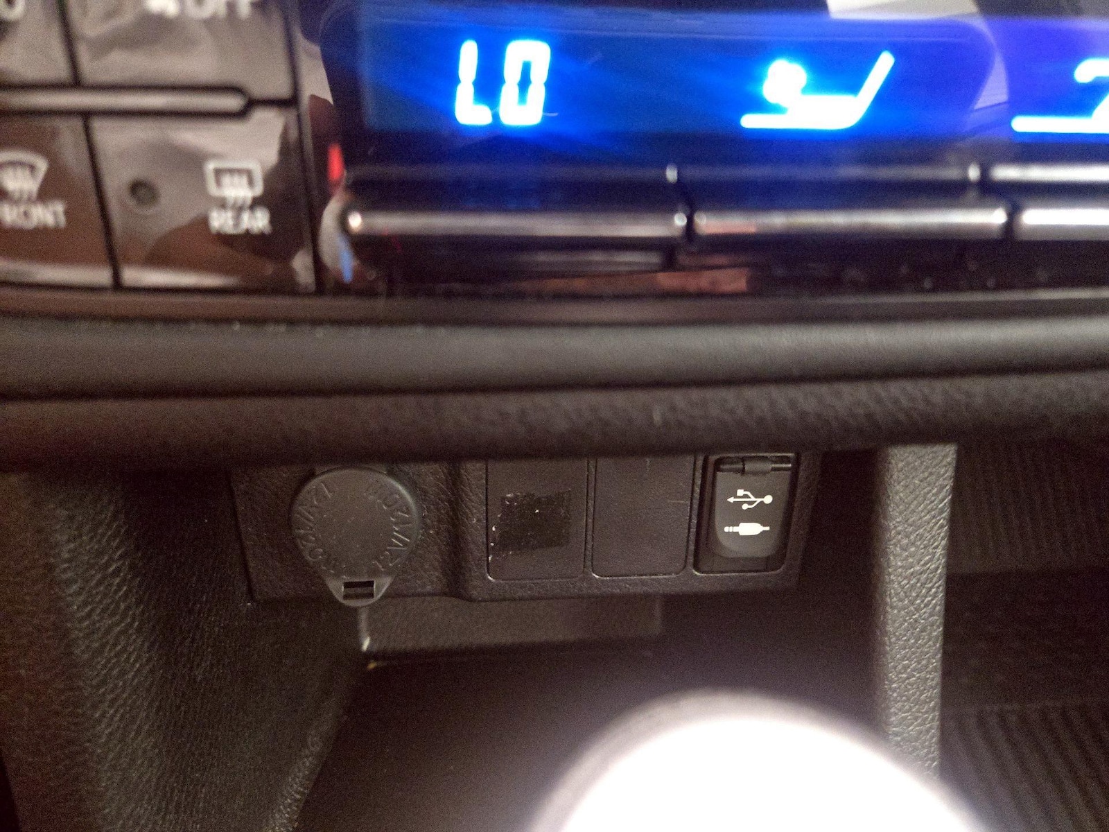 2019 Toyota Corolla LE - Photo 19