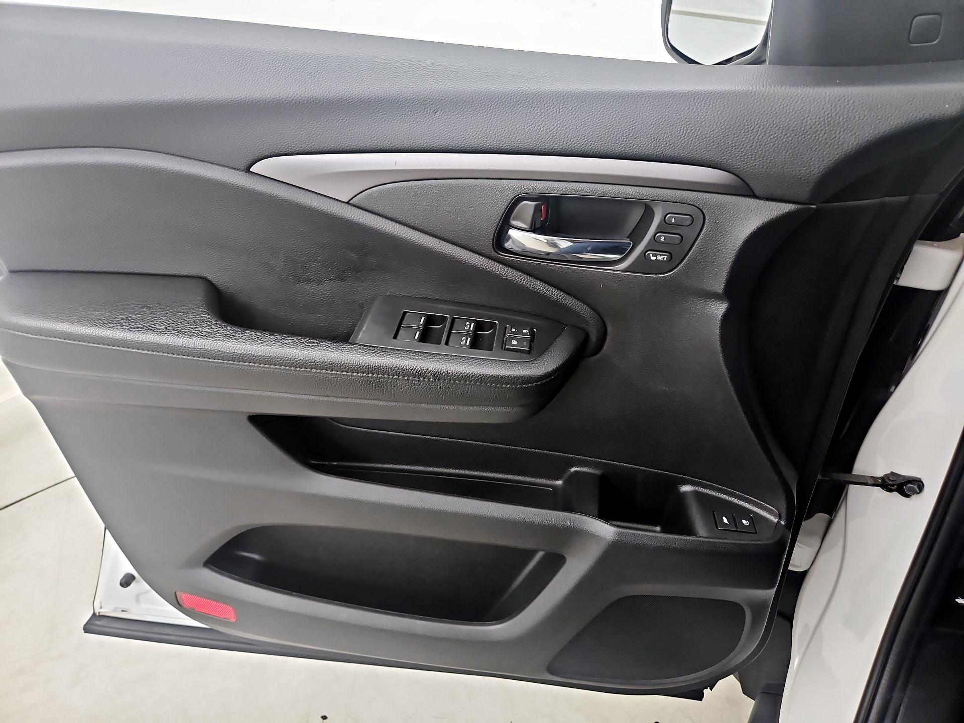 Thumbnail: 2019 Honda Passport - 12