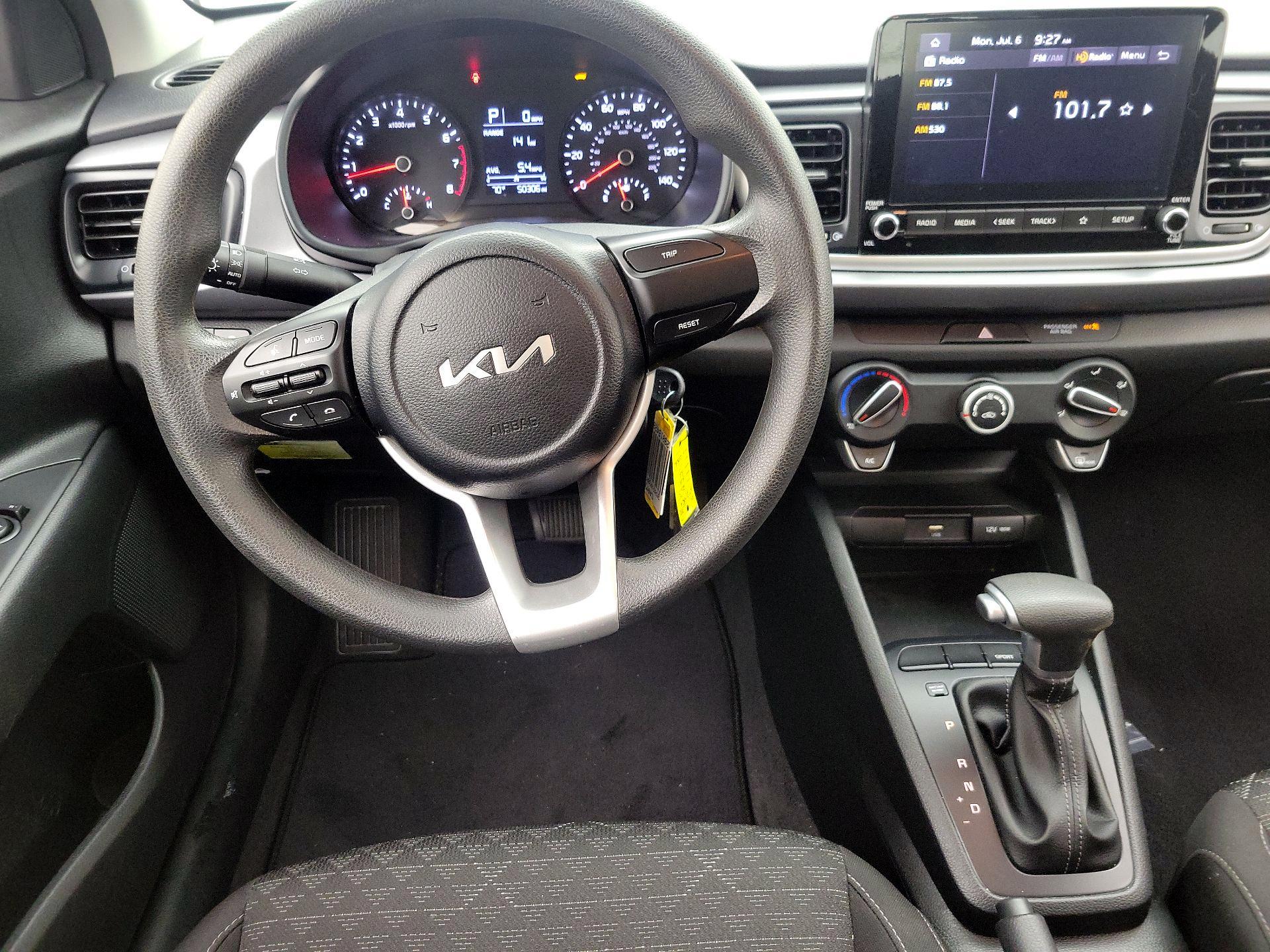 Thumbnail: 2023 Kia Rio - 10