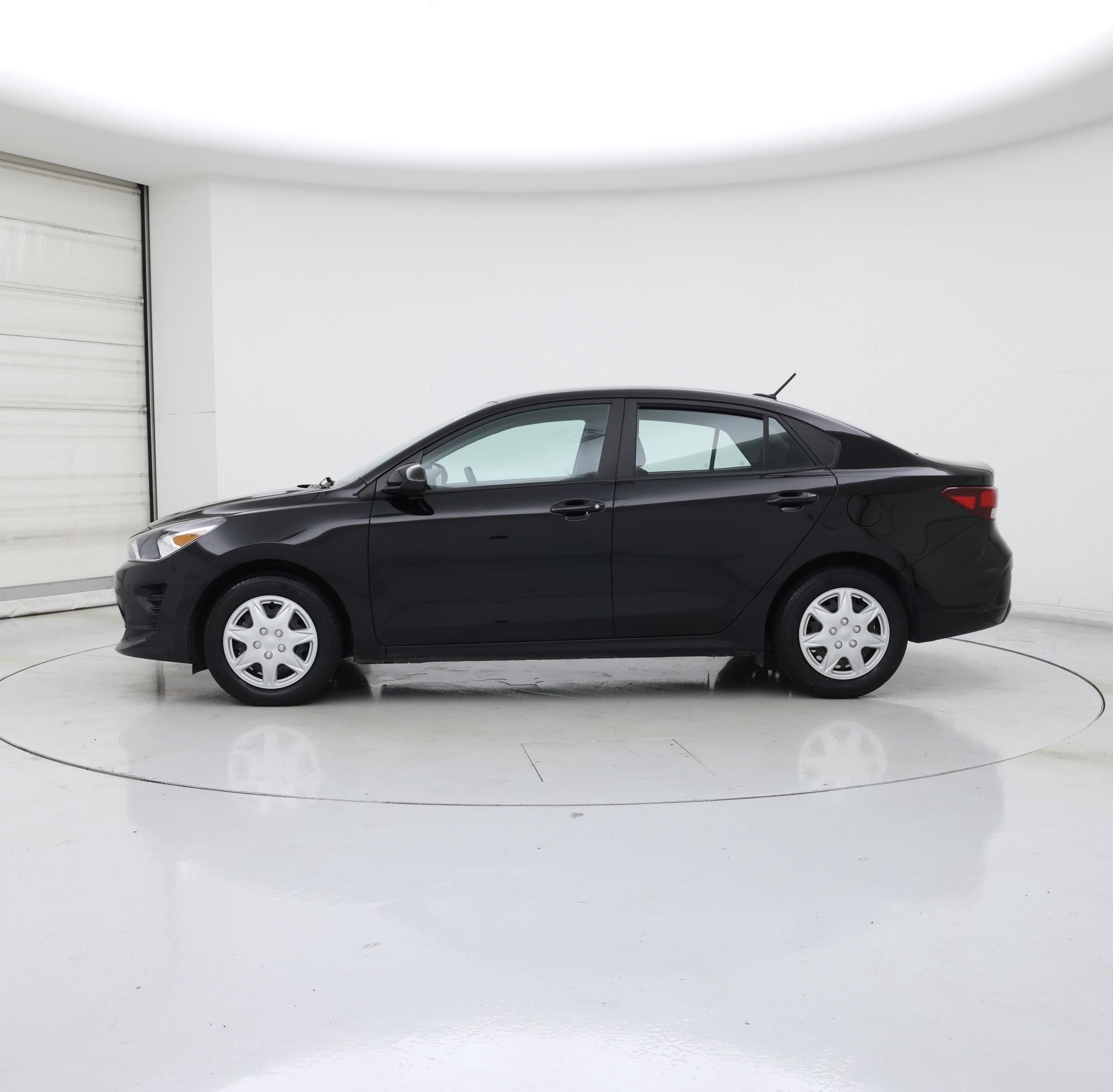 Thumbnail: 2023 Kia Rio - 3