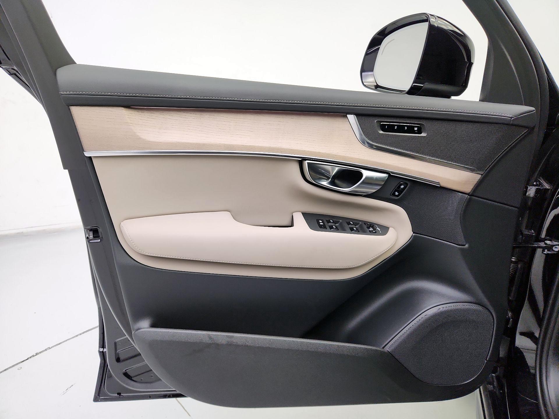 Thumbnail: 2025 Volvo XC90 - 12