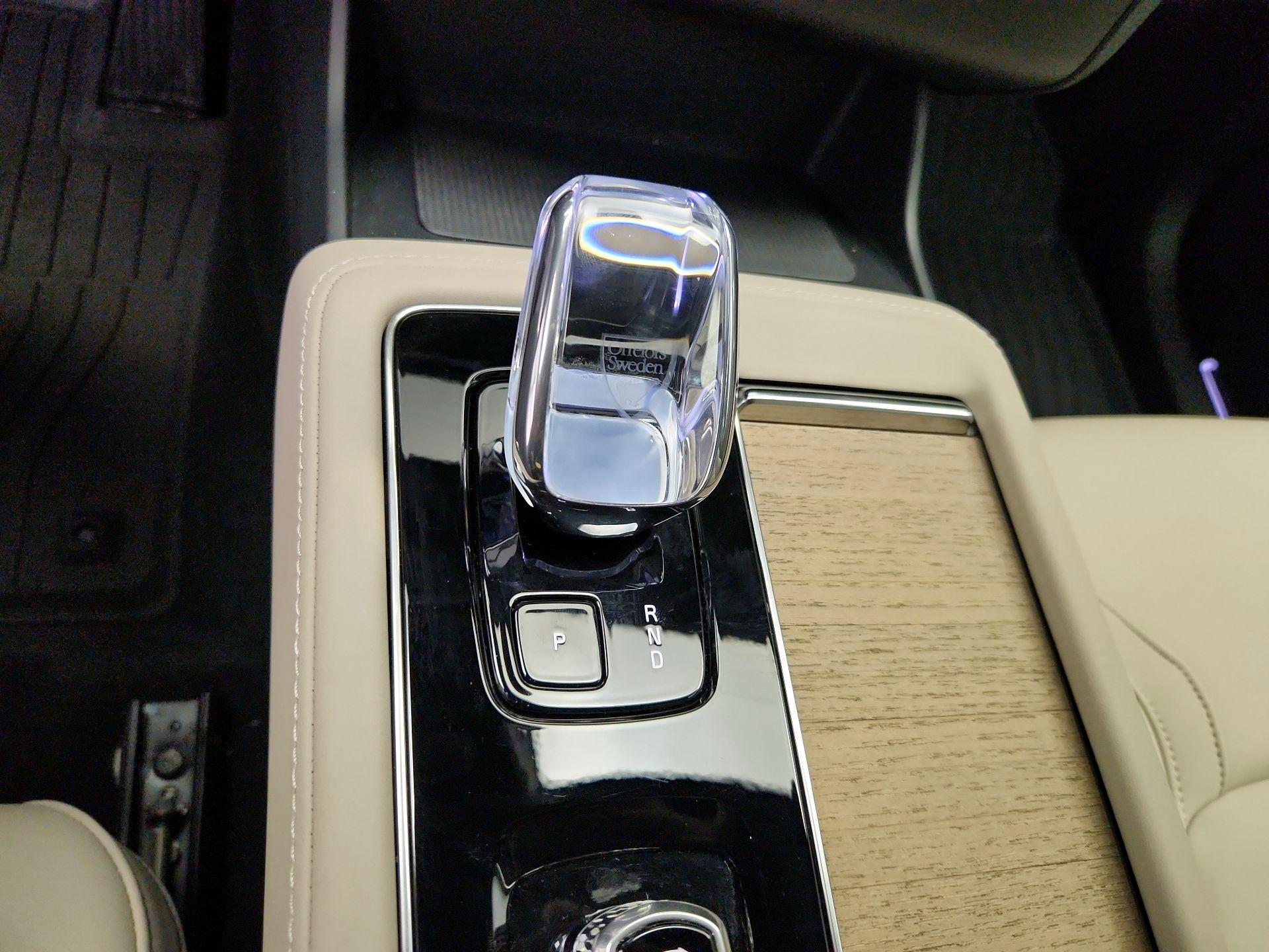 Thumbnail: 2025 Volvo XC90 - 18