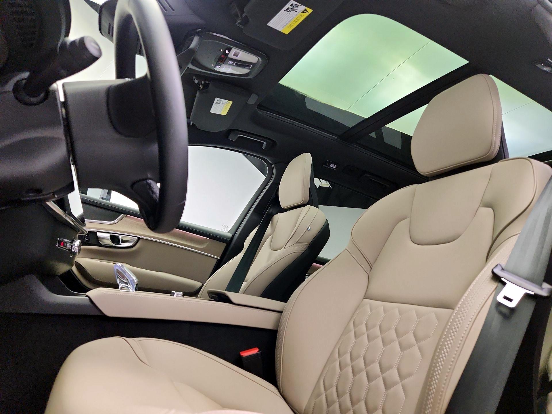 Thumbnail: 2025 Volvo XC90 - 20