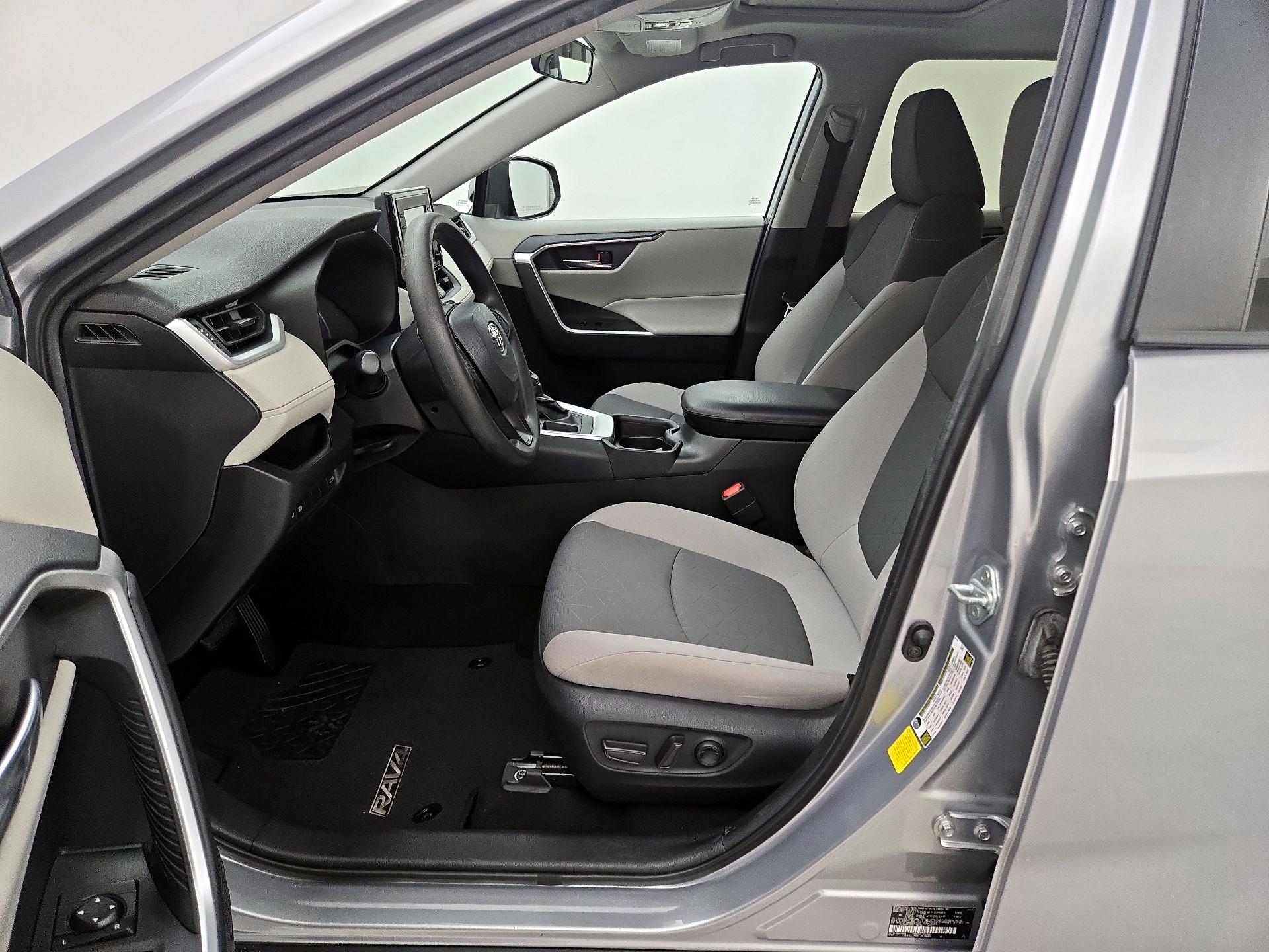 Thumbnail: 2021 Toyota RAV4 - 11