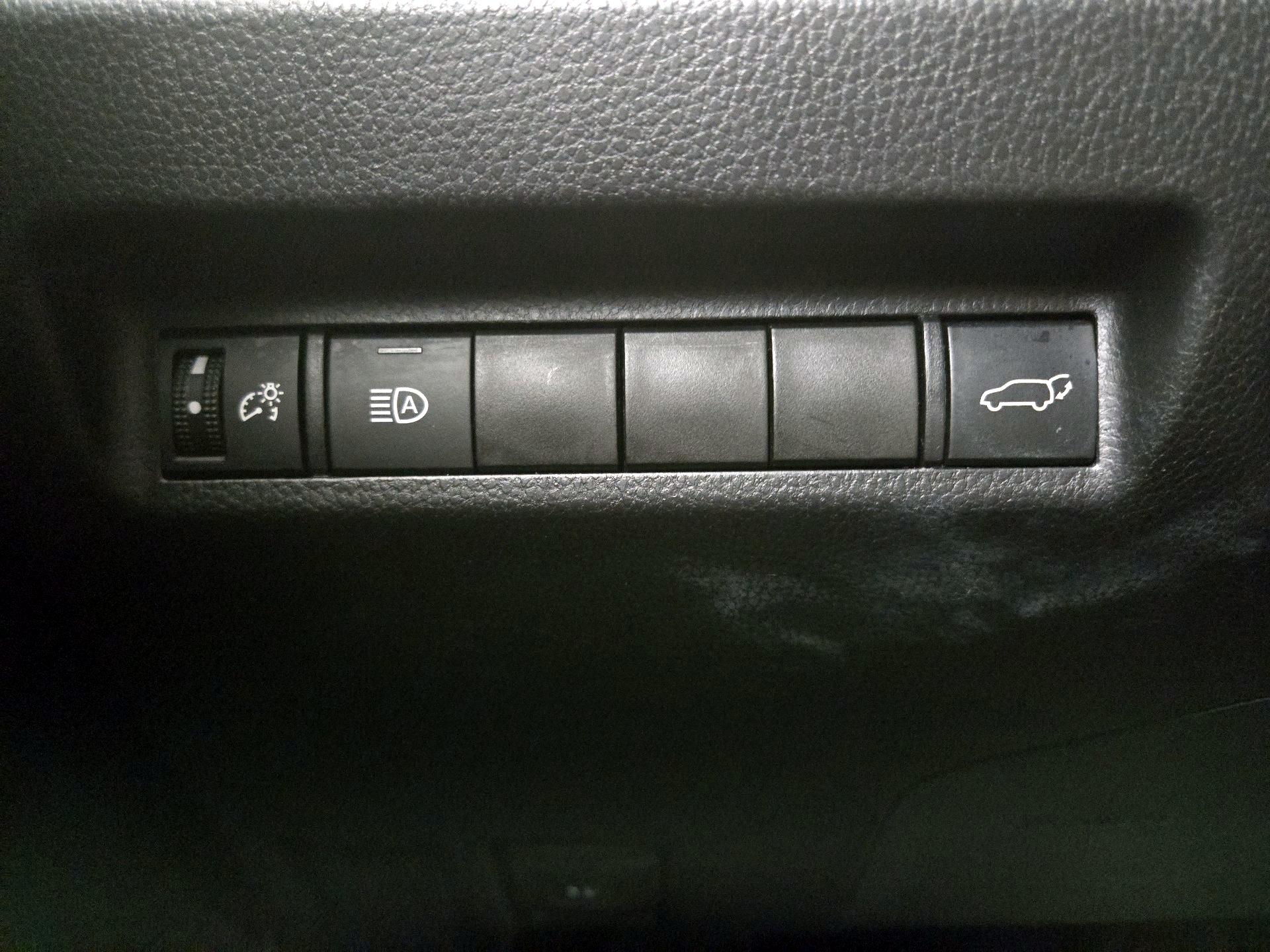 Thumbnail: 2021 Toyota RAV4 - 13