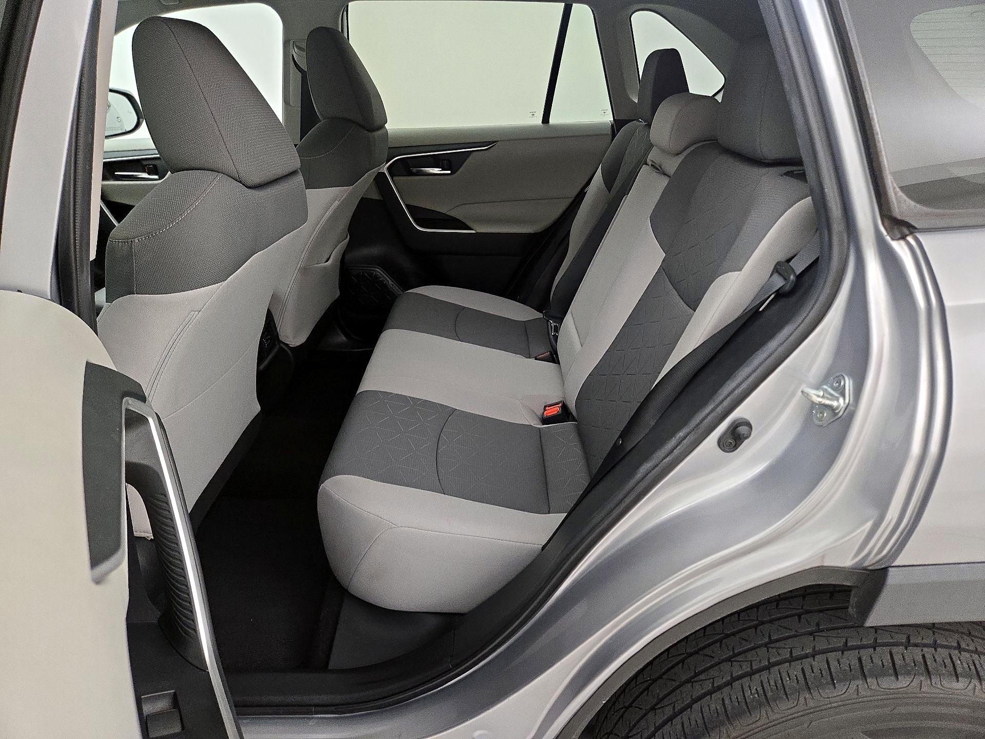 Thumbnail: 2021 Toyota RAV4 - 20