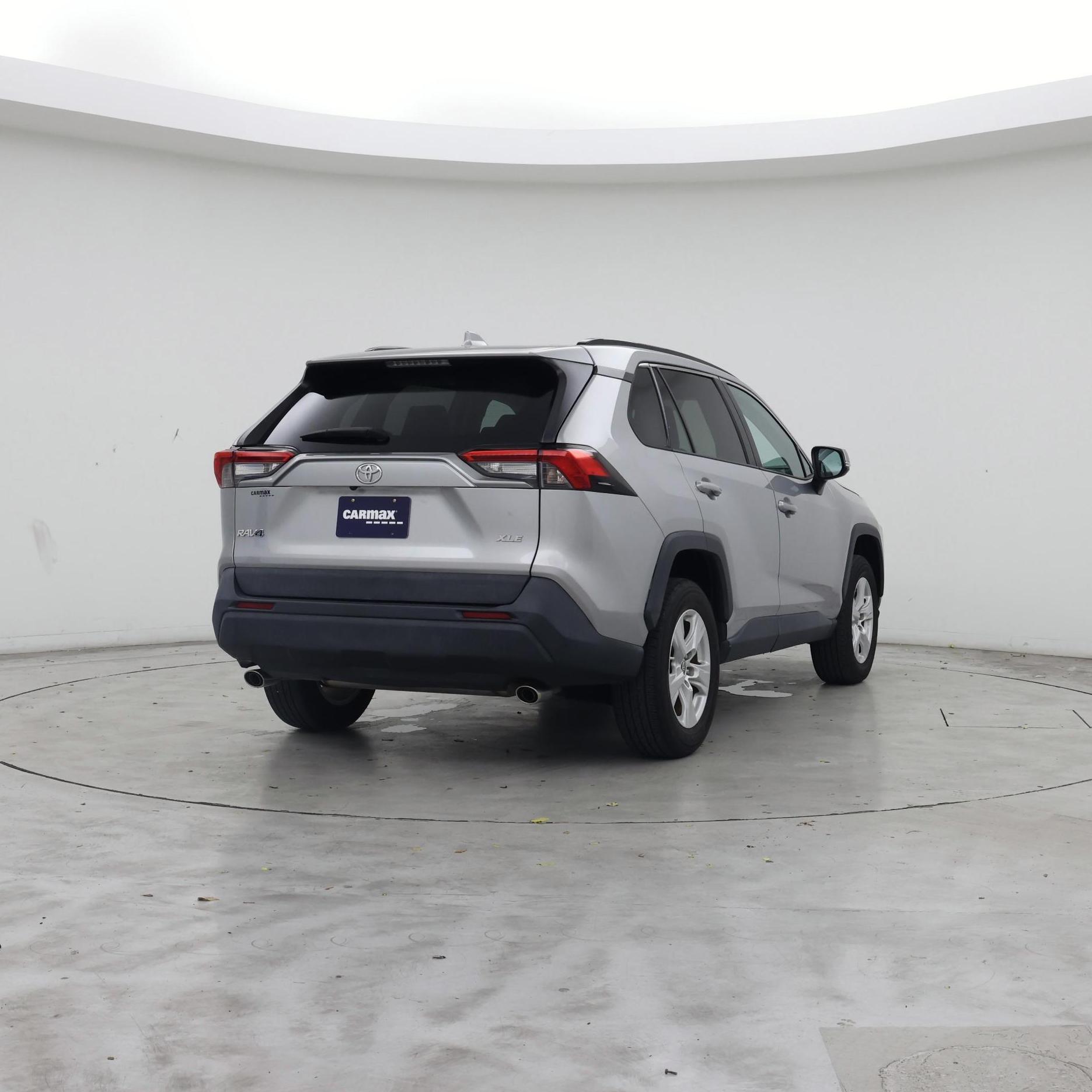 Thumbnail: 2021 Toyota RAV4 - 8