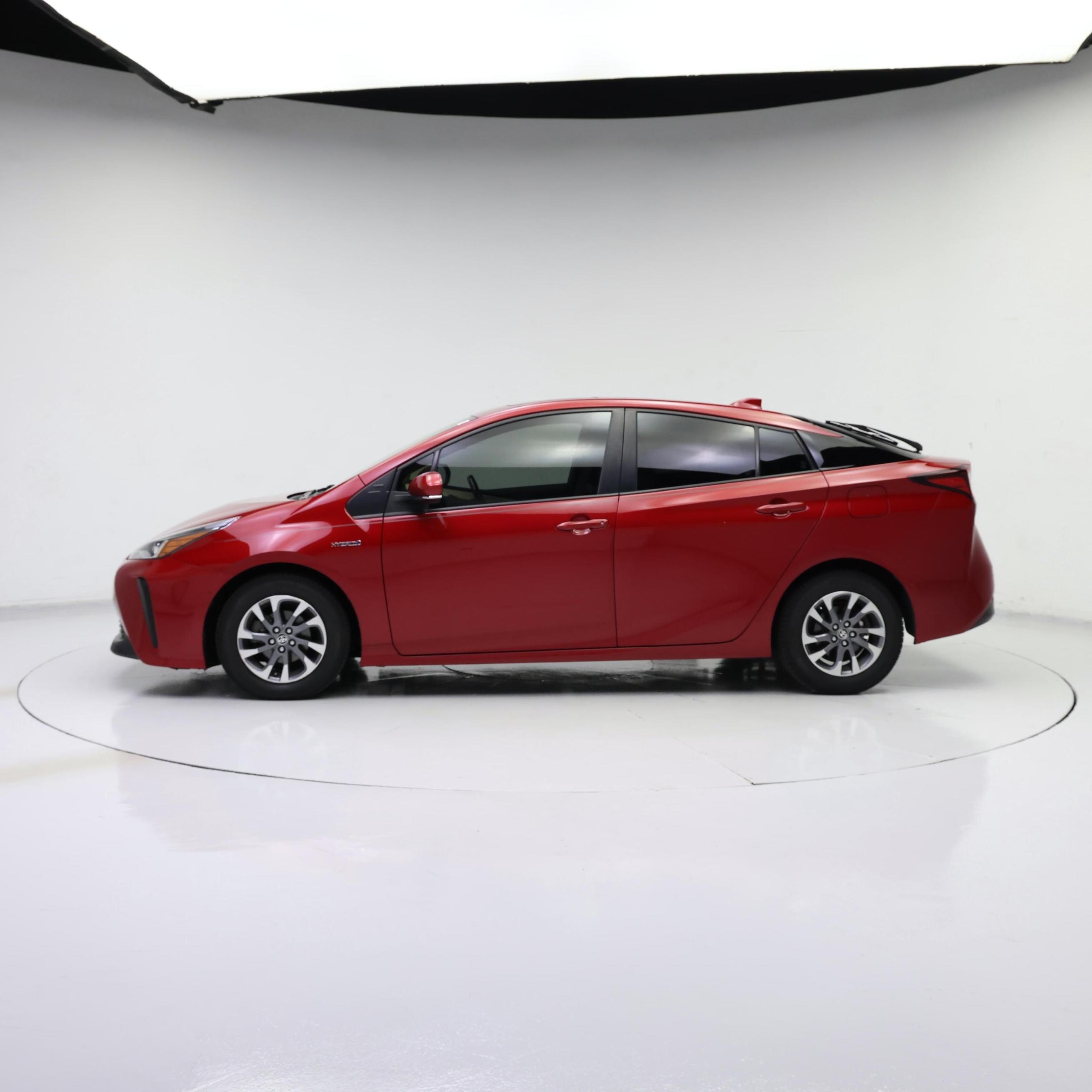 Thumbnail: 2021 Toyota Prius - 3