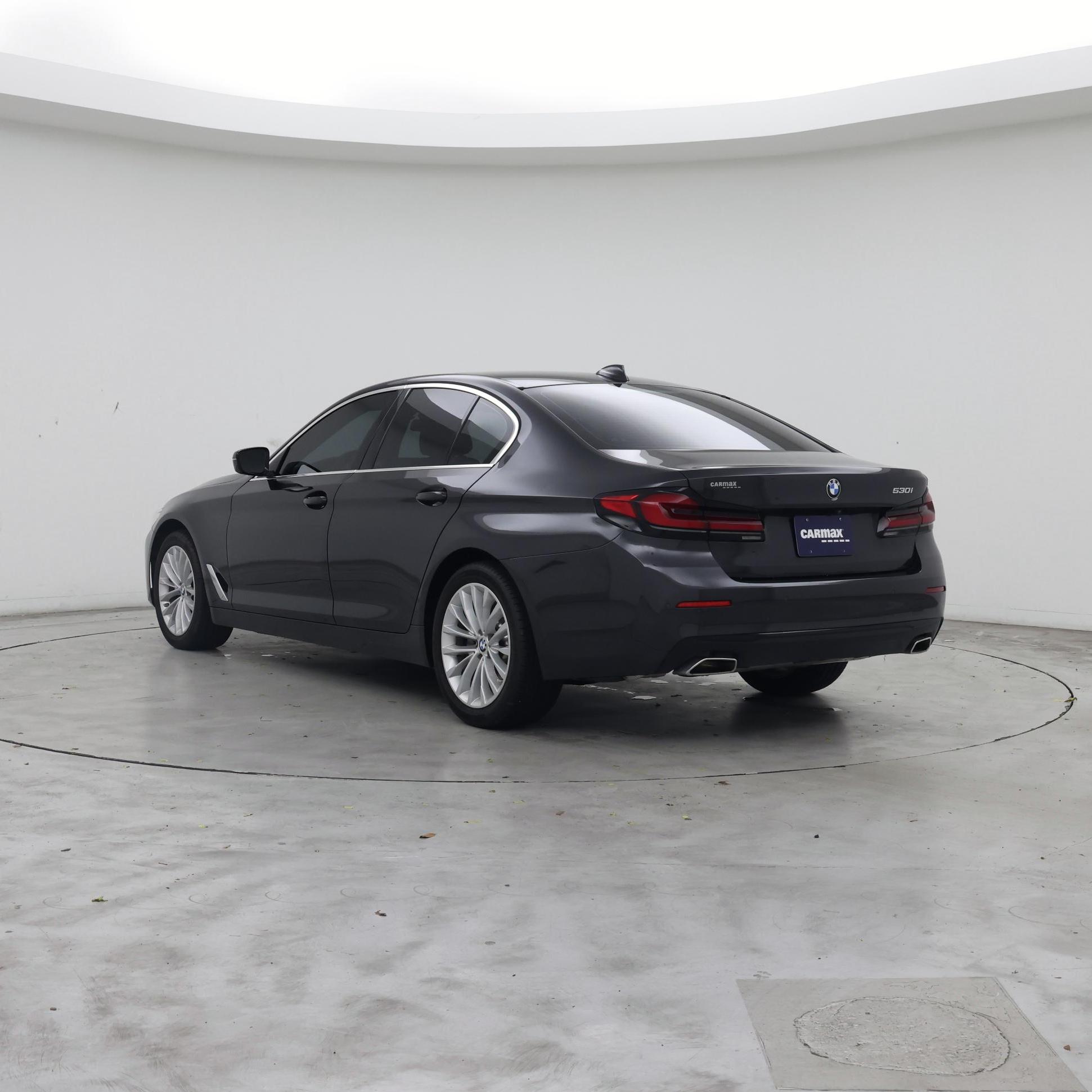 Thumbnail: 2023 BMW 5 Series - 2