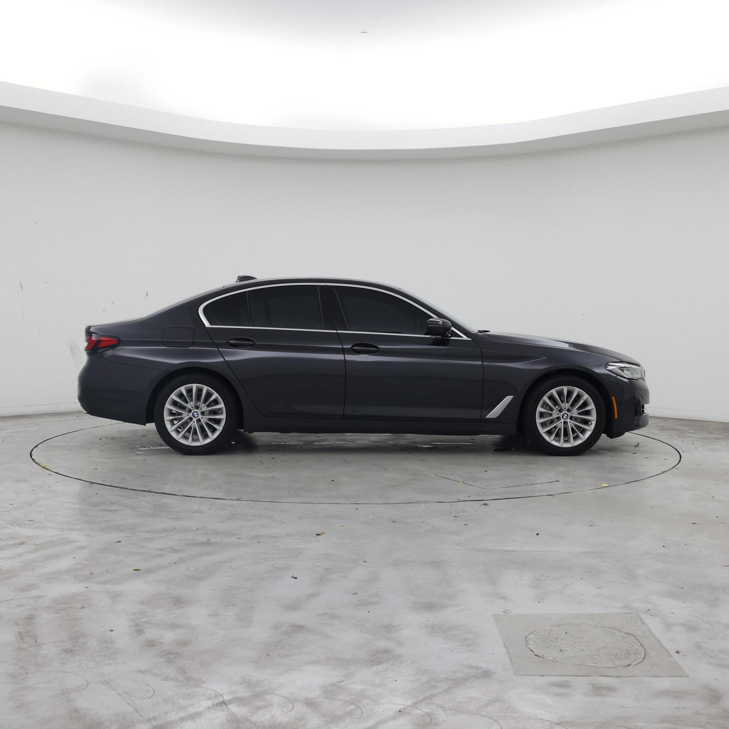 Thumbnail: 2023 BMW 5 Series - 7
