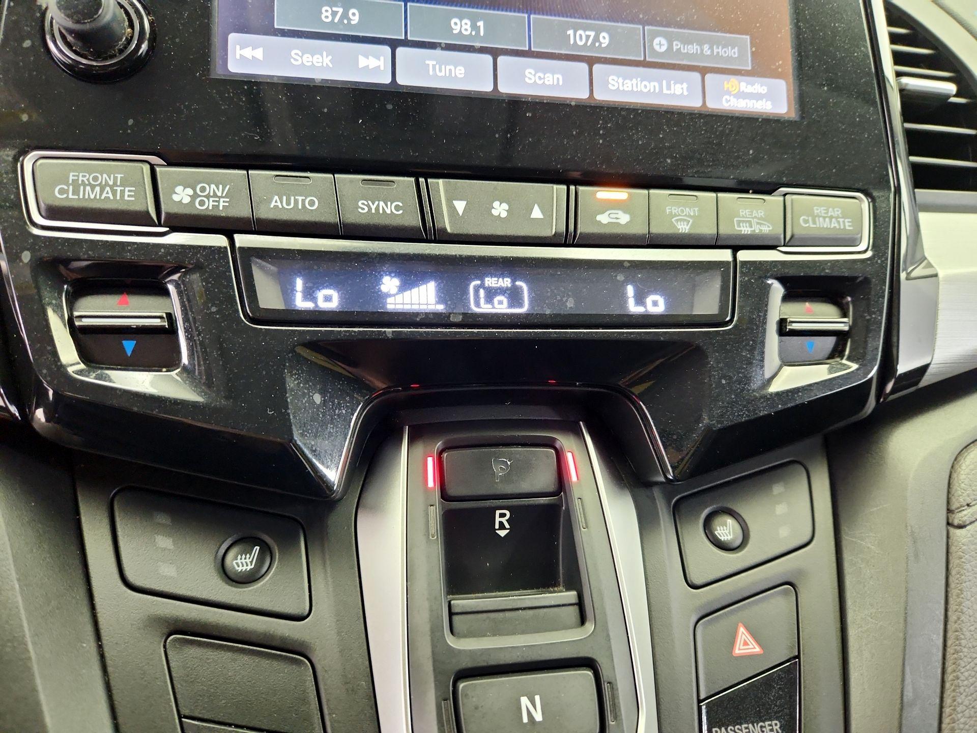 Thumbnail: 2019 Honda Odyssey - 17
