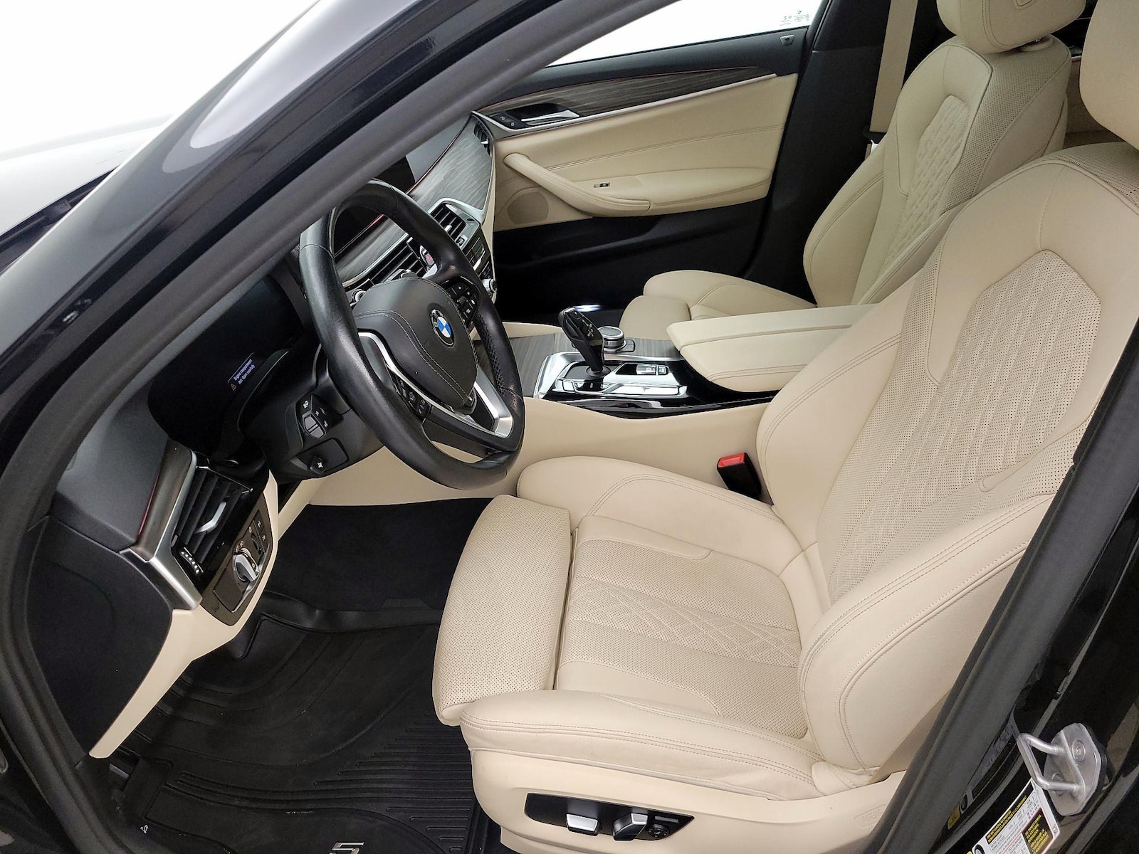 2022 BMW 5 Series 540i - Photo 12