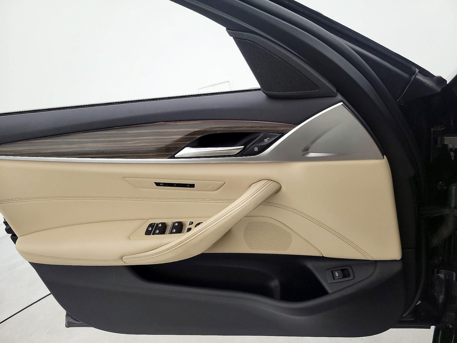 2022 BMW 5 Series 540i - Photo 13
