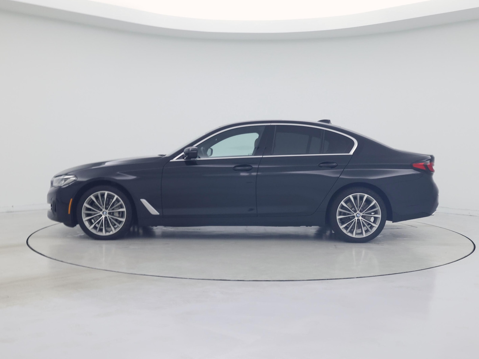 2022 BMW 5 Series 540i - Photo 4