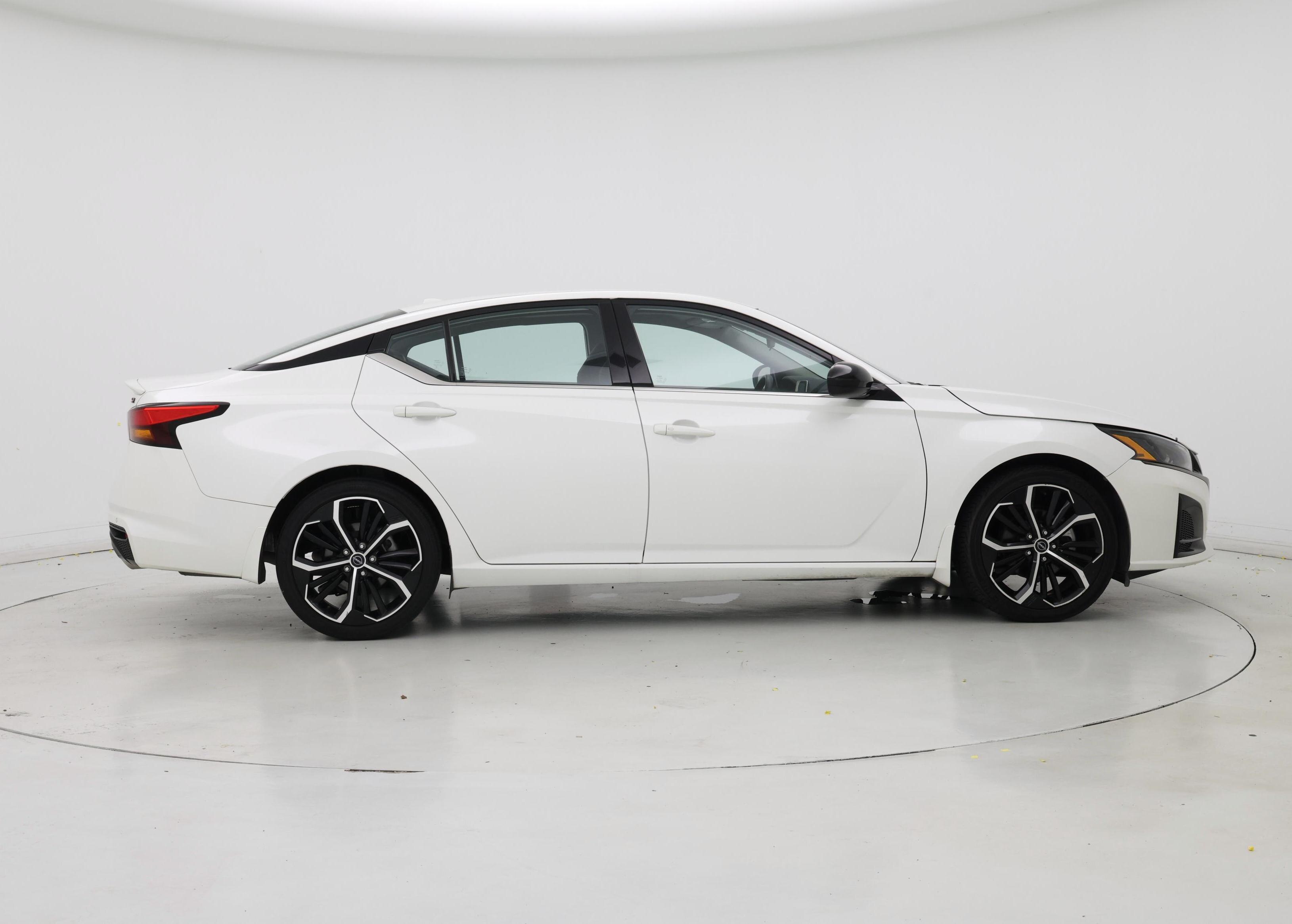 Thumbnail: 2023 Nissan Altima - 7