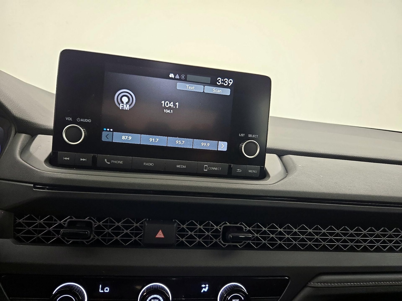 2024 Honda Accord LX - Photo 16