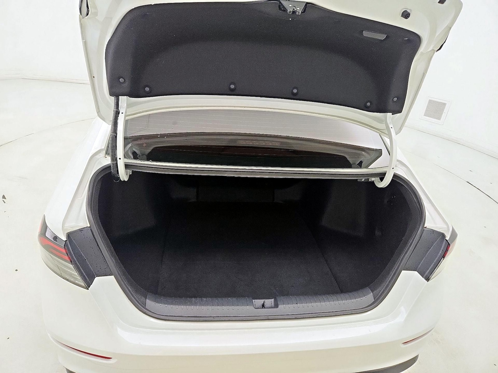 2024 Honda Accord LX - Photo 21
