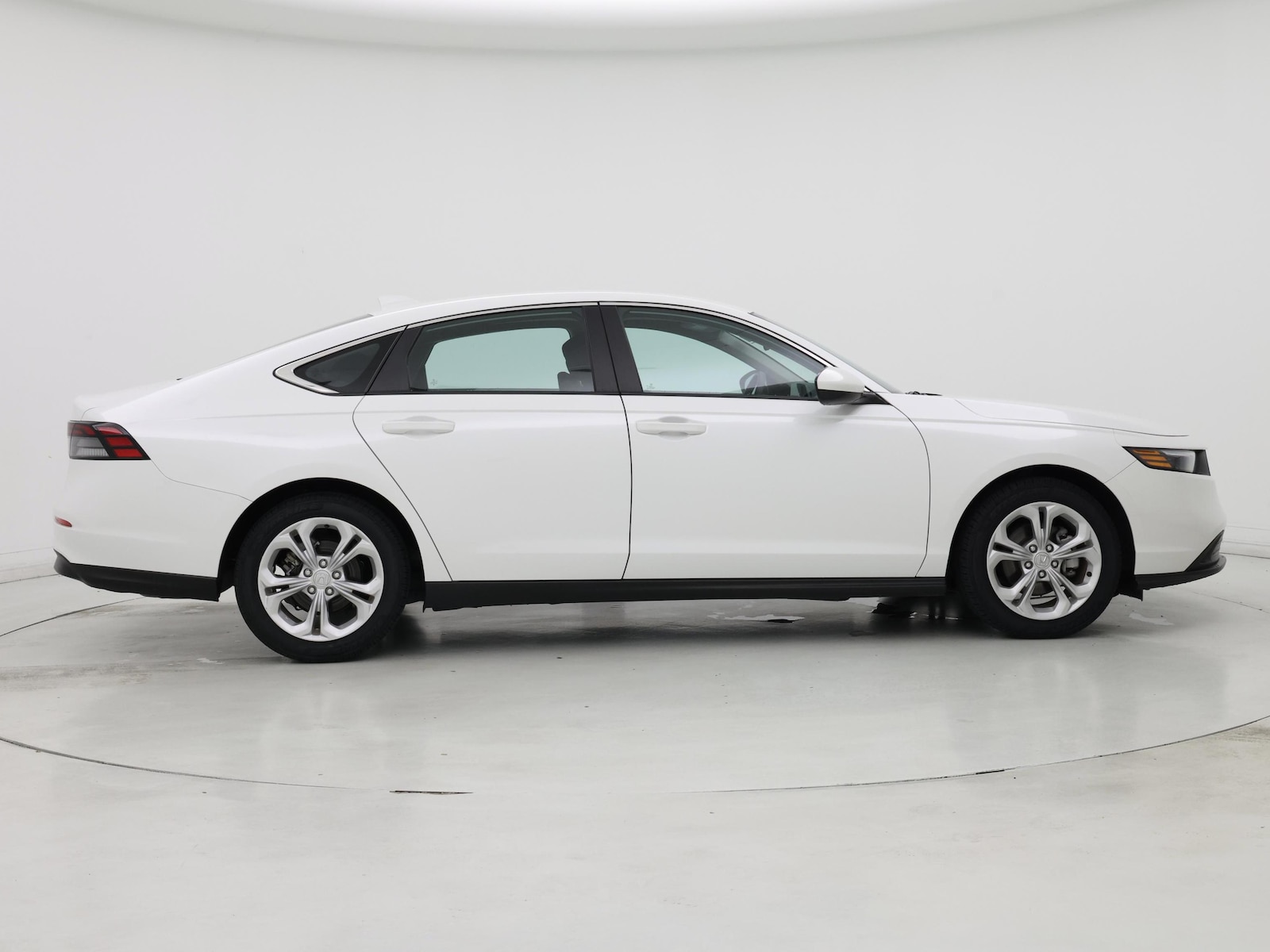 2024 Honda Accord LX - Photo 8