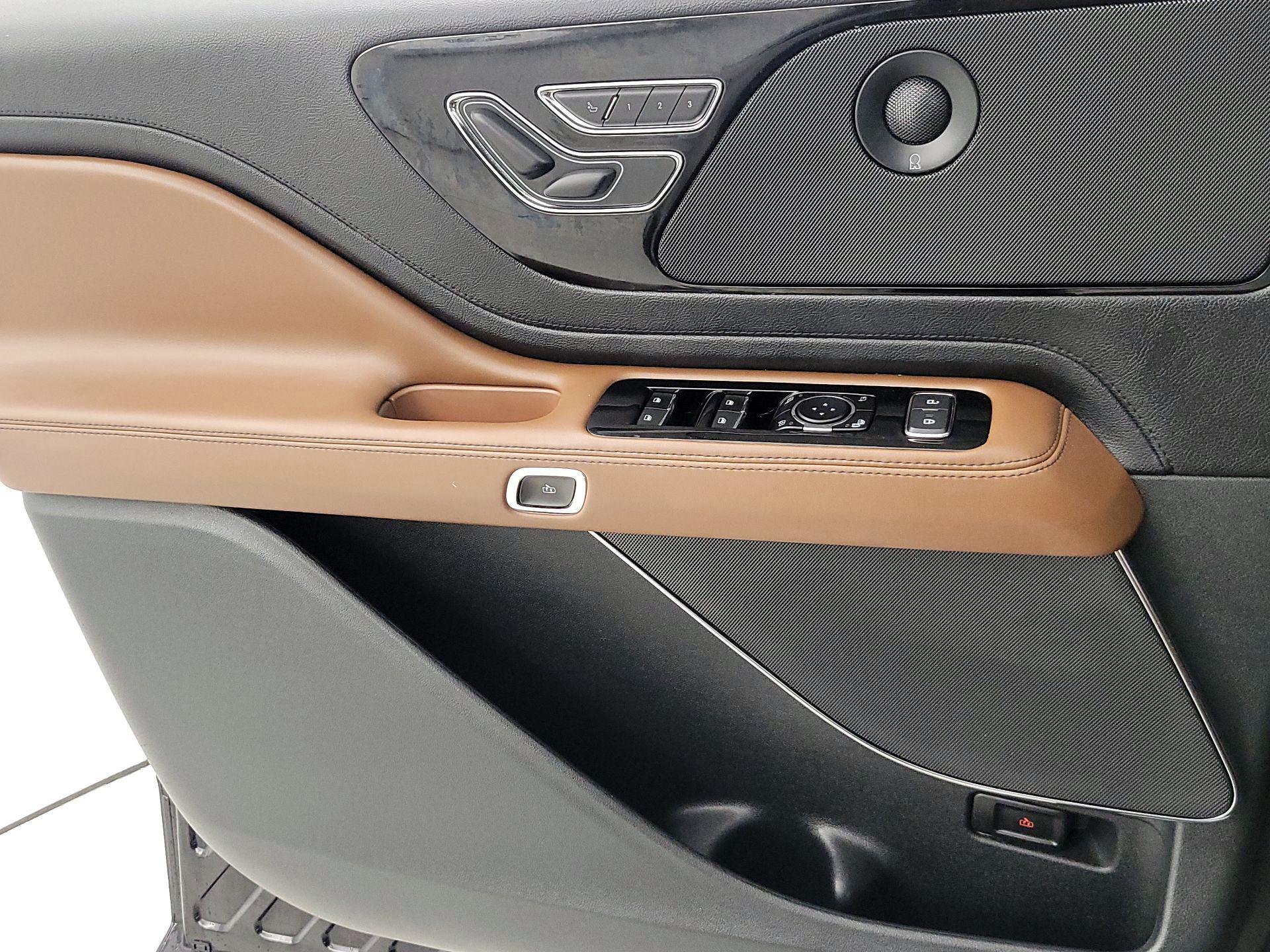 Thumbnail: 2023 Lincoln Aviator - 12