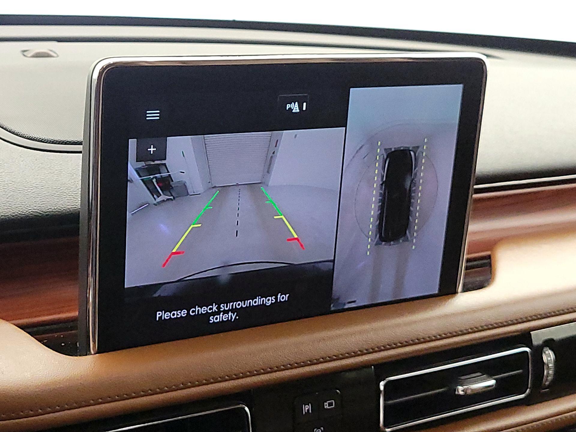 Thumbnail: 2023 Lincoln Aviator - 15