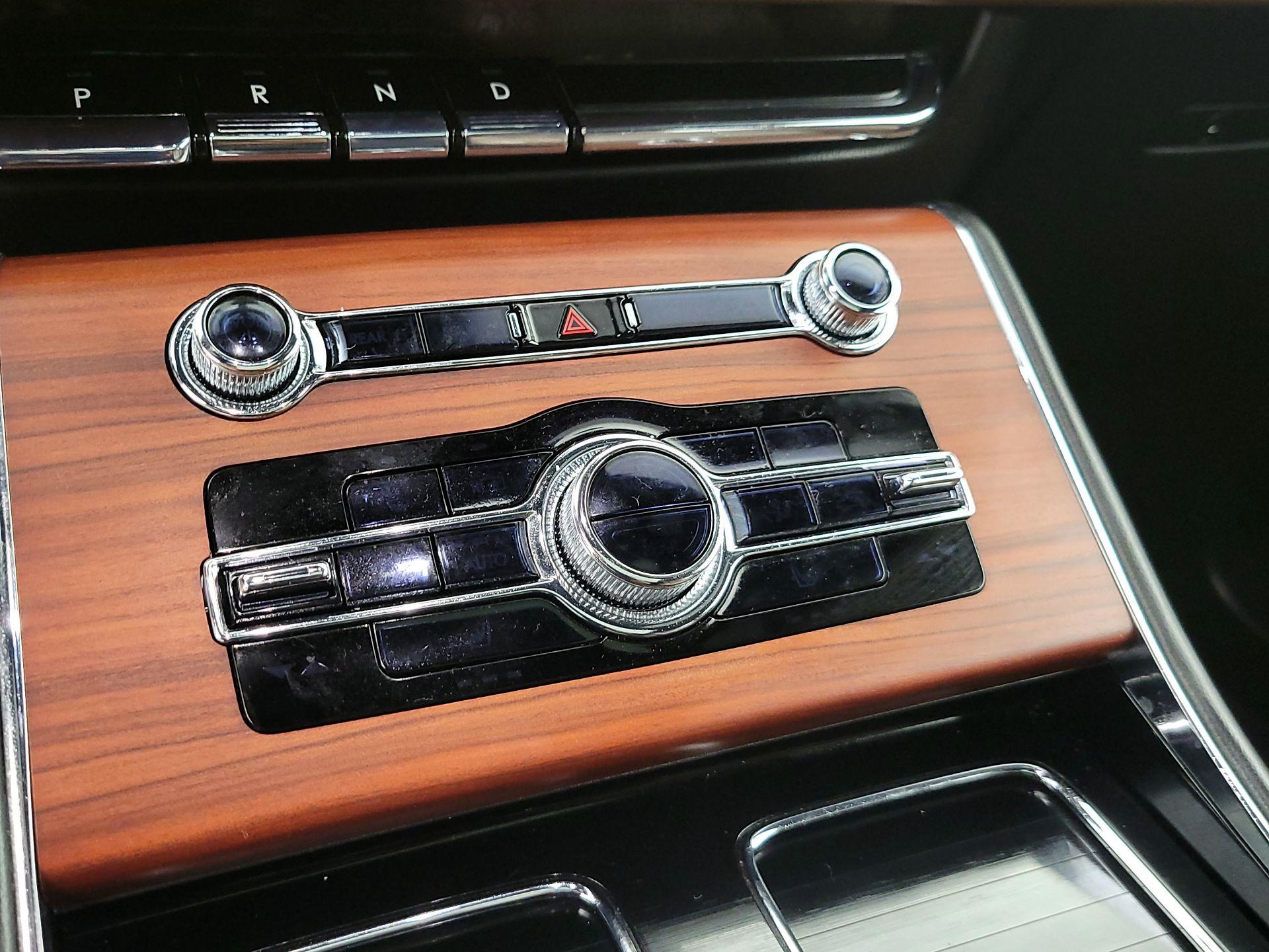 Thumbnail: 2023 Lincoln Aviator - 17