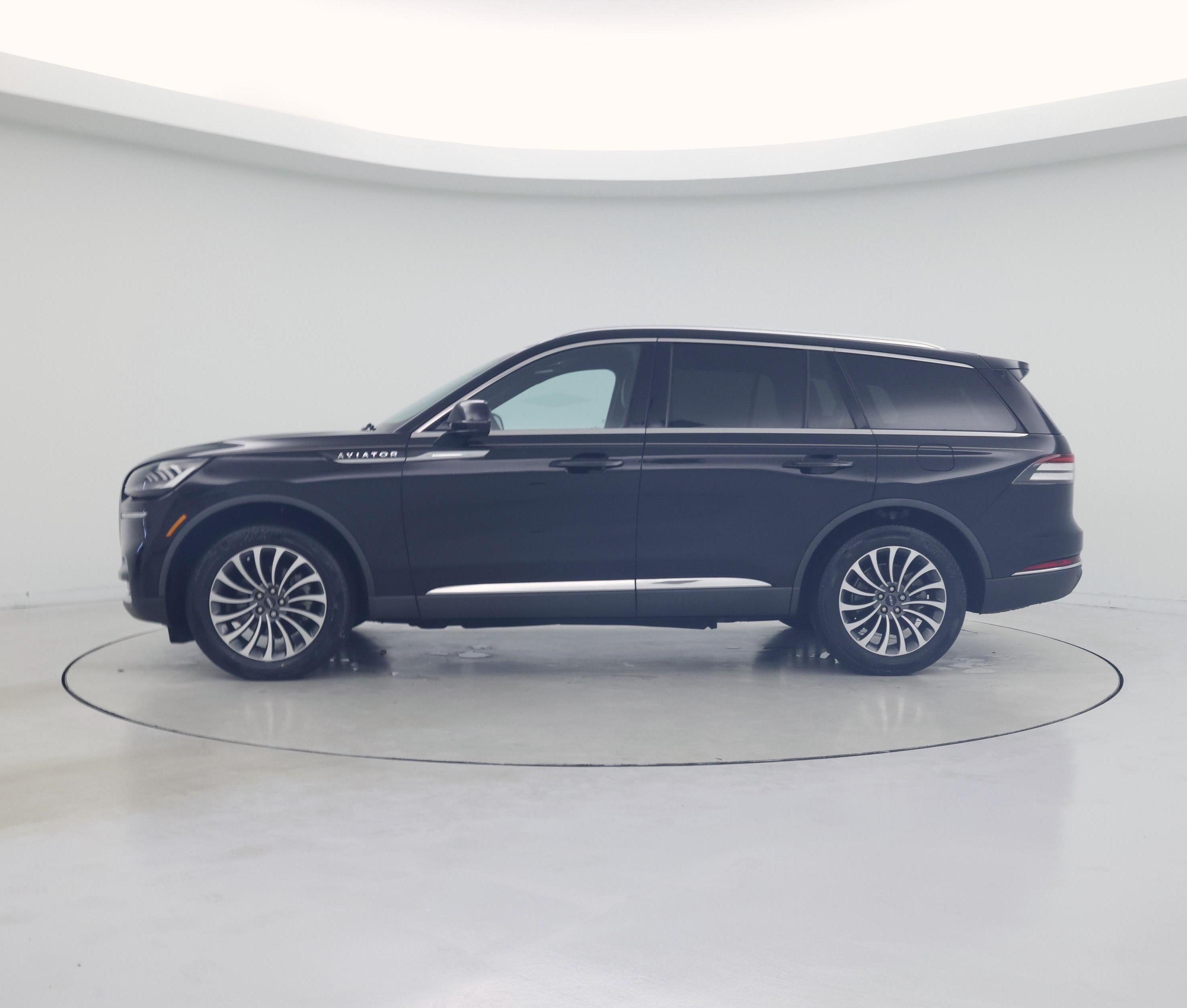 Thumbnail: 2023 Lincoln Aviator - 3