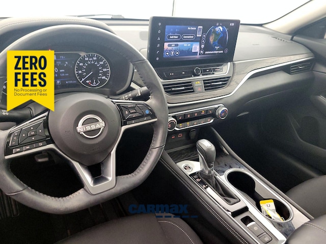 White 2023 Nissan Altima Sedan Front-Wheel Drive Automatic