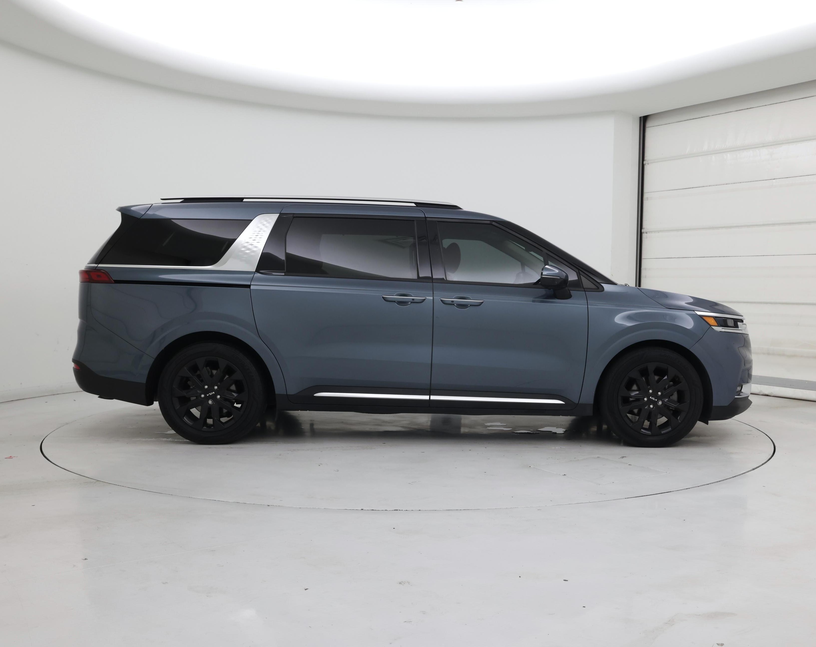 Thumbnail: 2022 Kia Carnival - 7