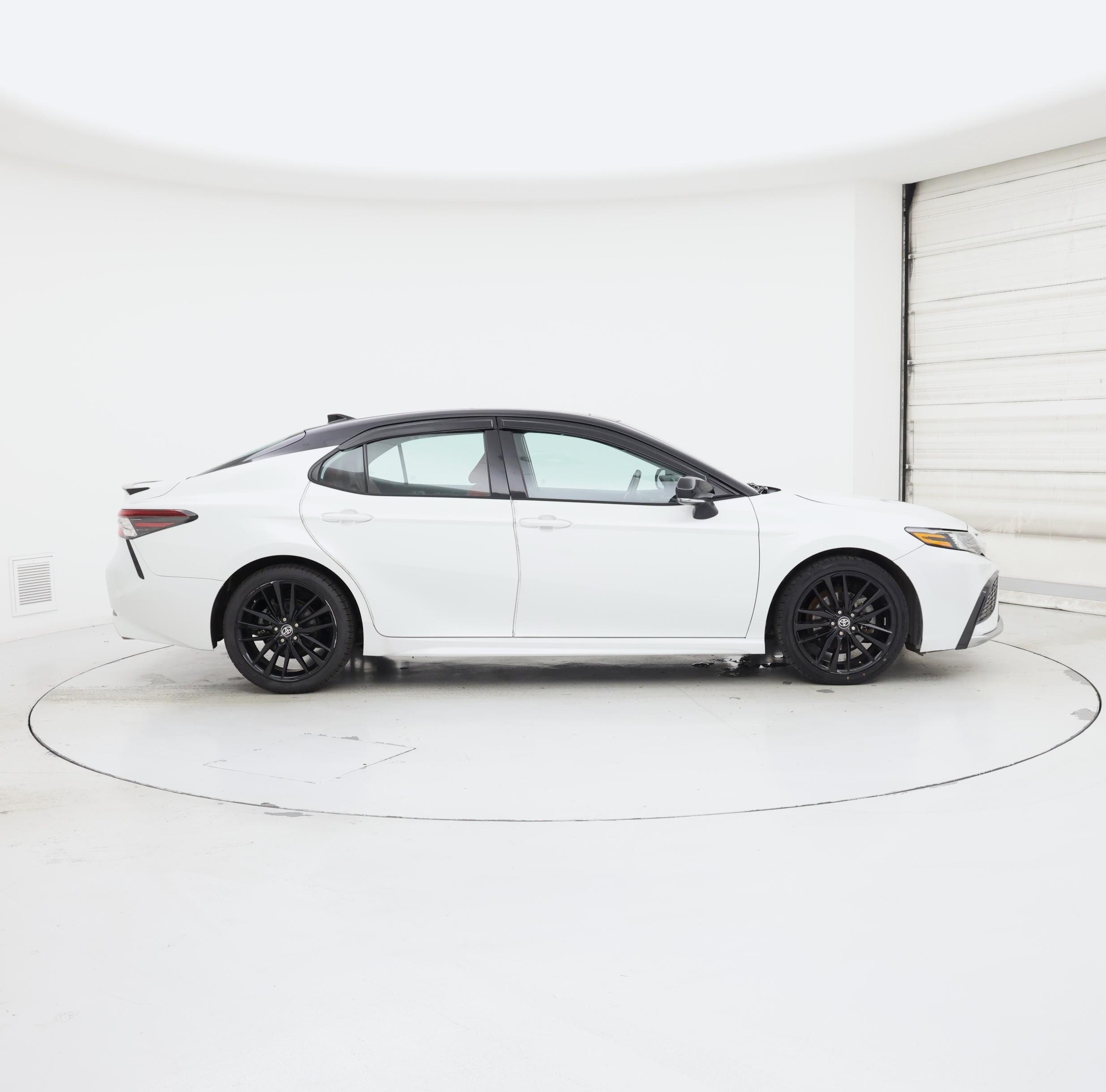 Thumbnail: 2023 Toyota Camry - 7