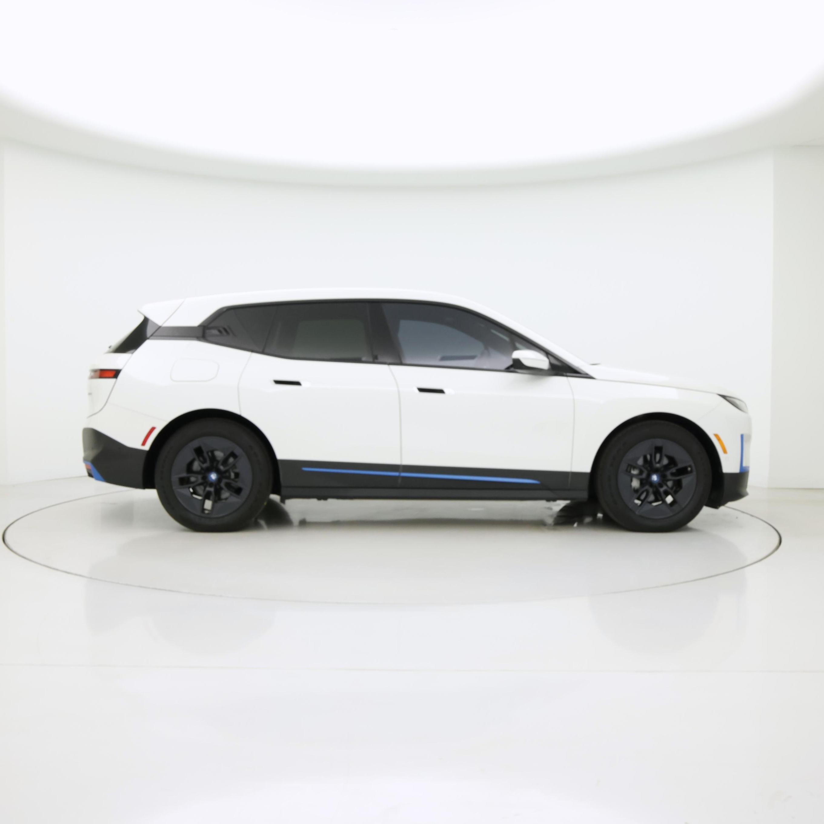 Thumbnail: 2023 BMW iX - 7