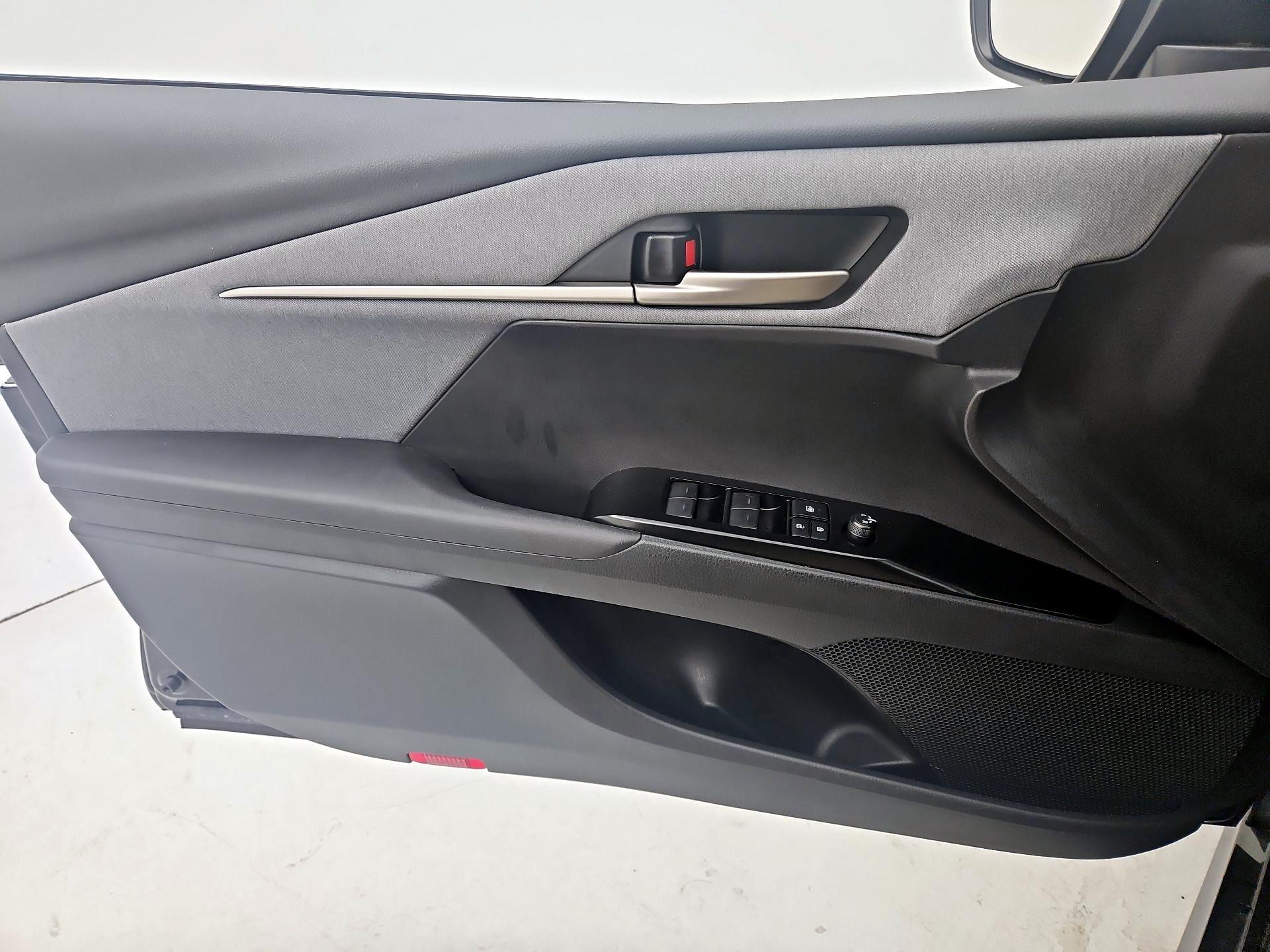 Thumbnail: 2025 Toyota Camry - 12