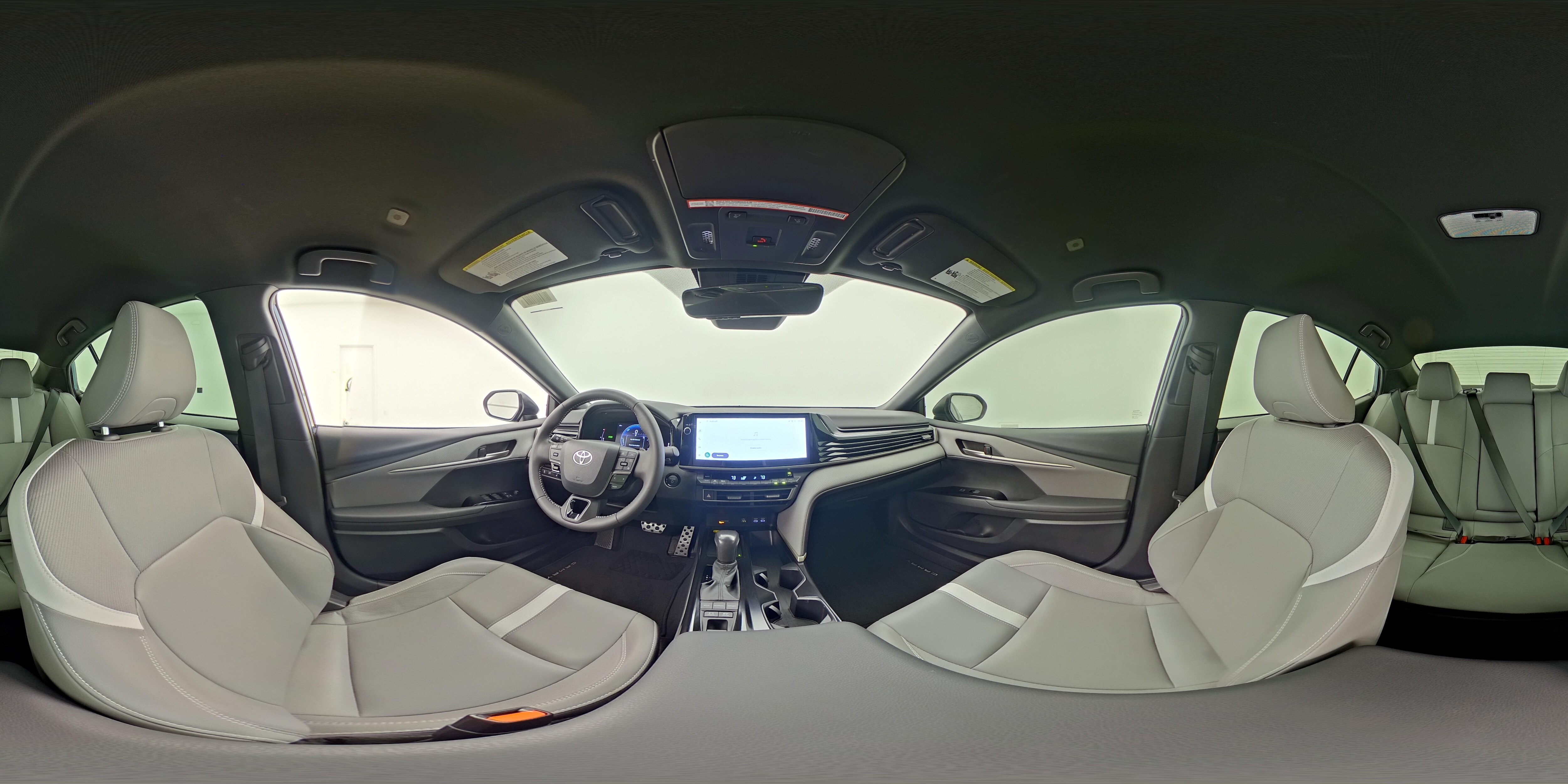 2025 Toyota Camry SE - Photo 24