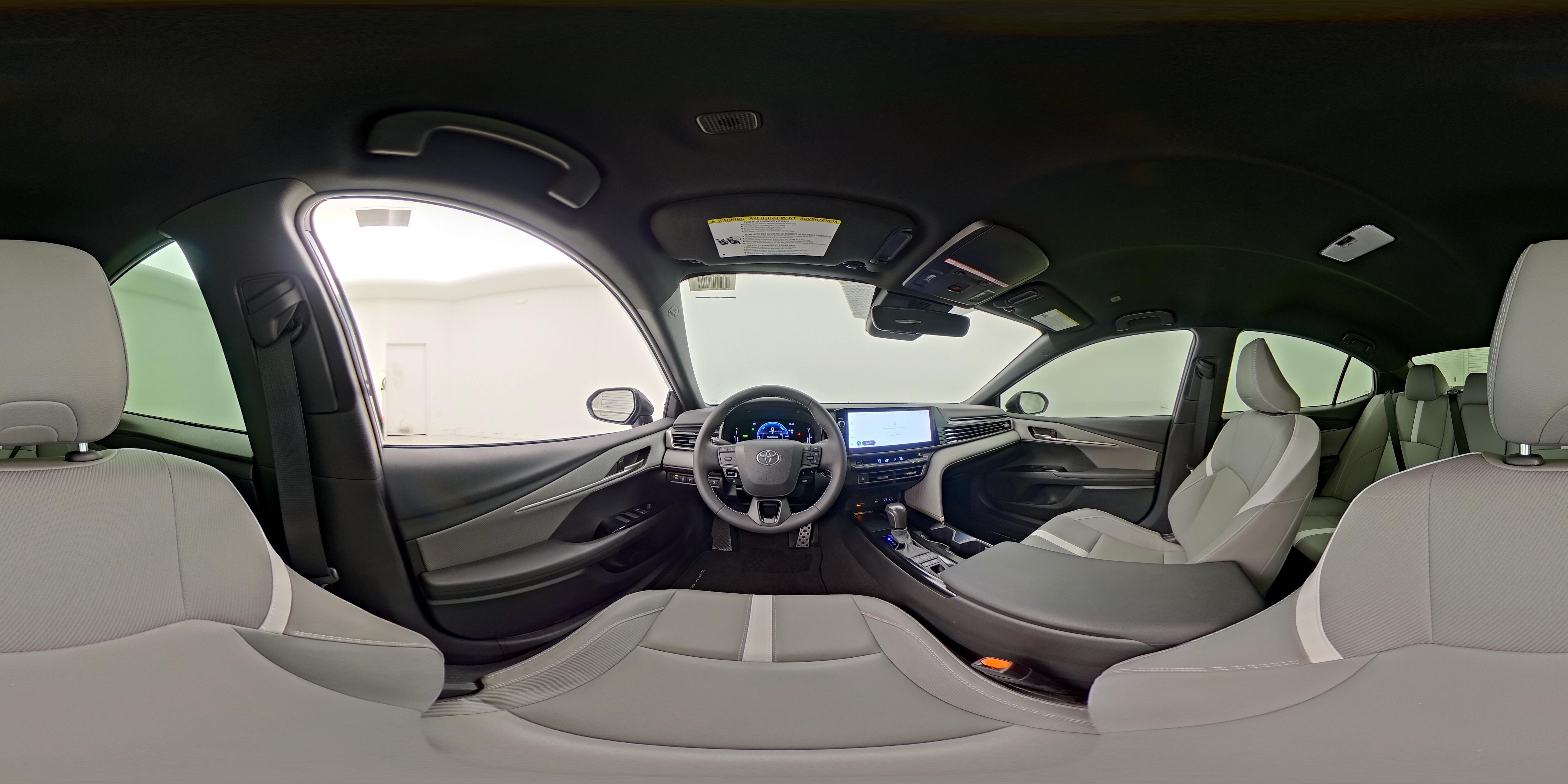 2025 Toyota Camry SE - Photo 26