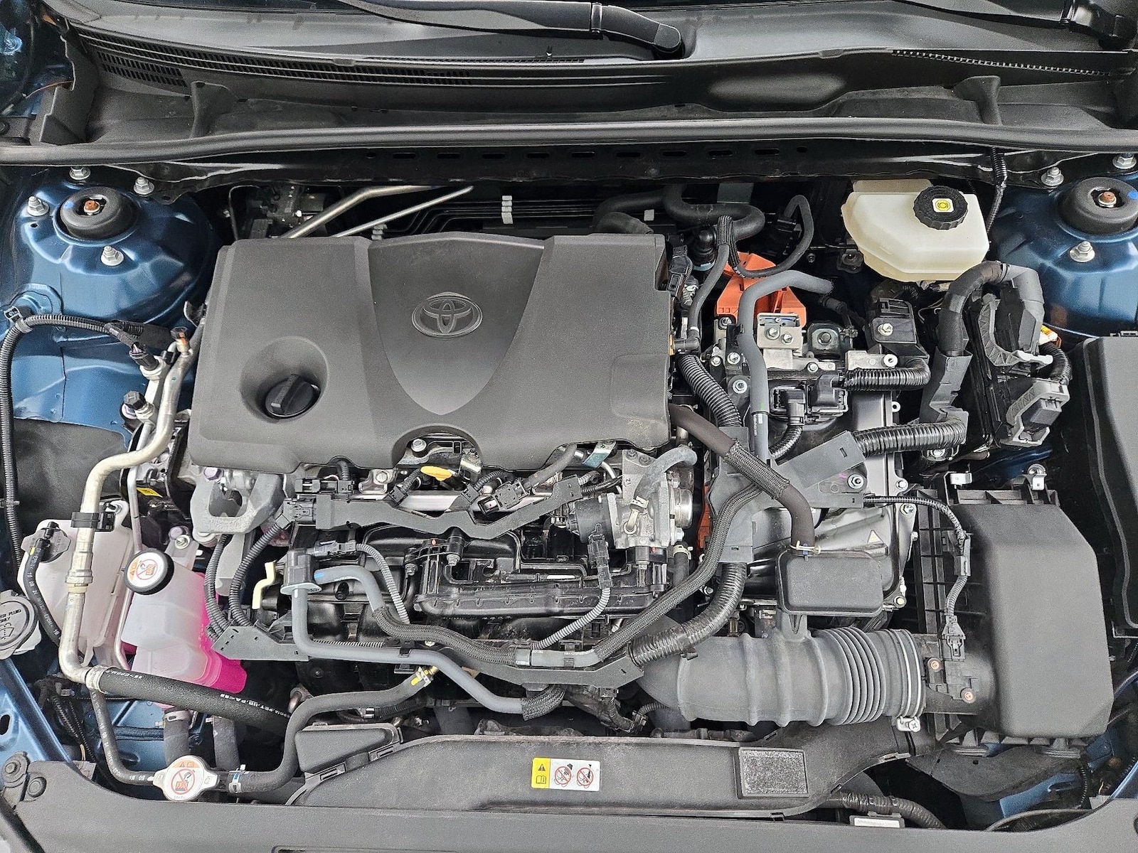 2025 Toyota Camry SE - Photo 22