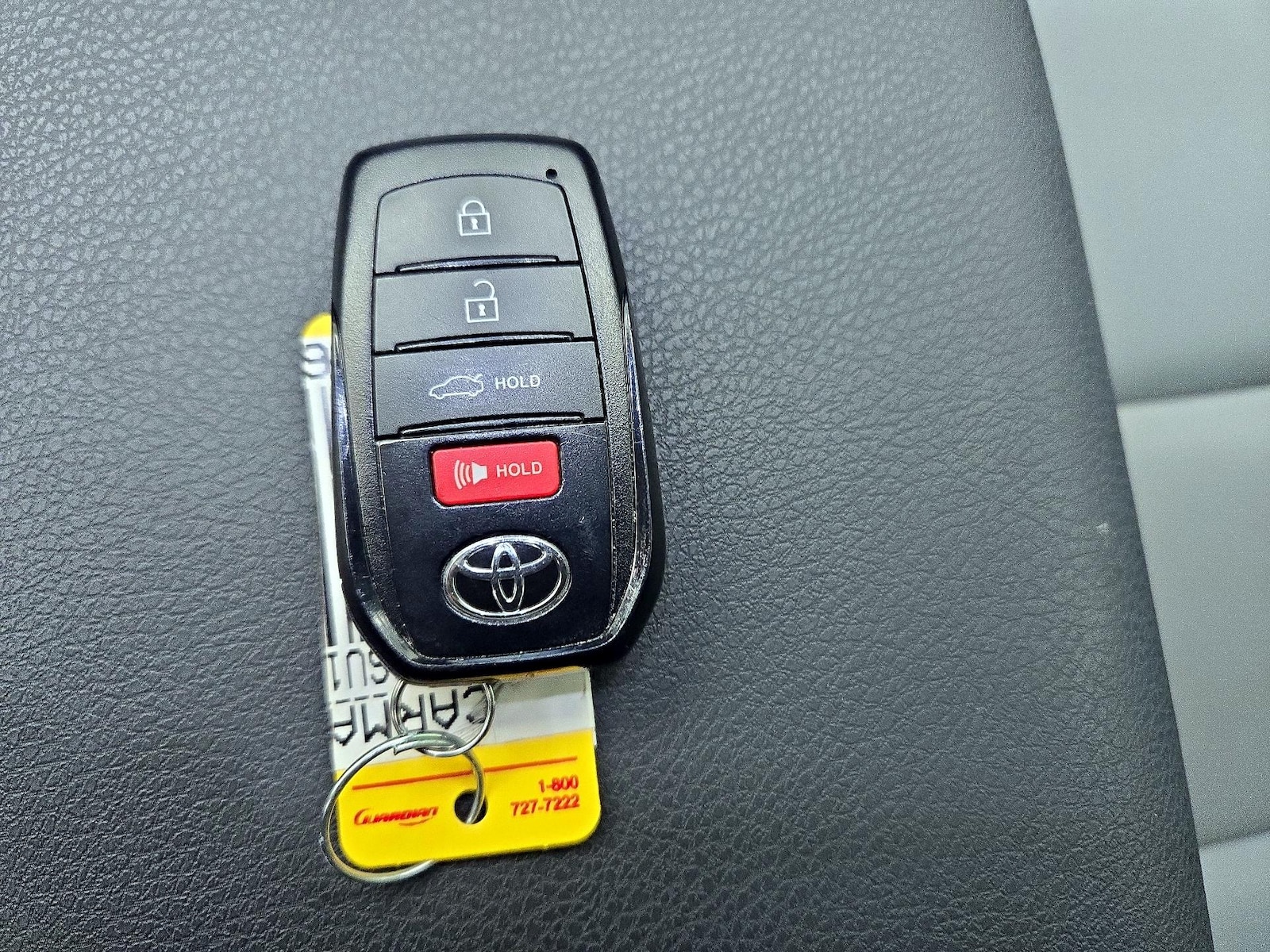 2025 Toyota Camry SE - Photo 23