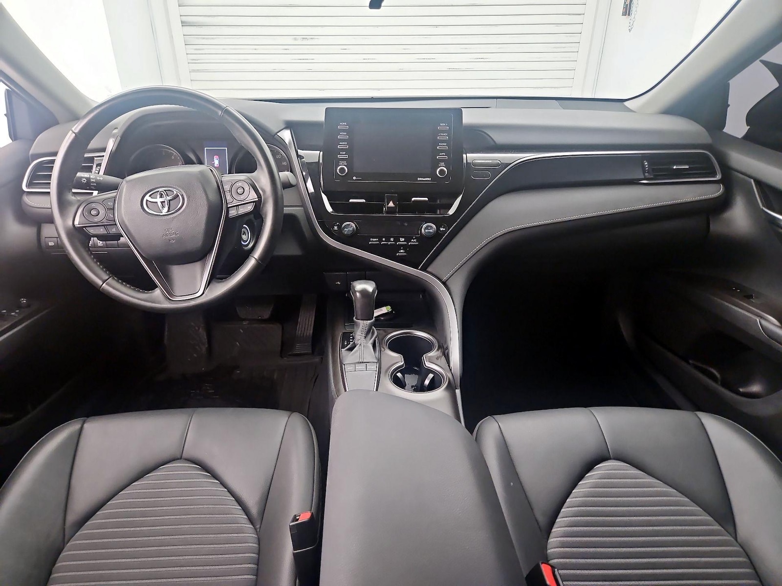 2024 Toyota Camry SE - Photo 10
