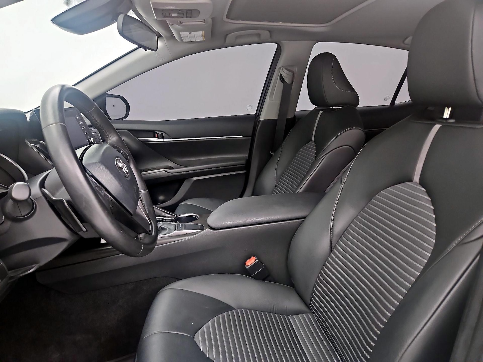 2024 Toyota Camry SE - Photo 12